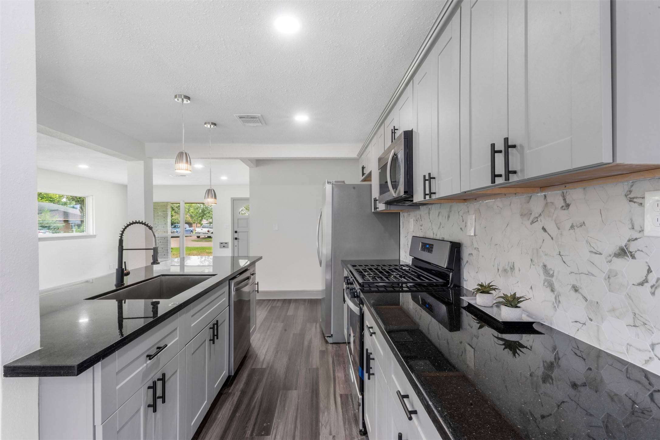 Houston, TX 77022,702 Pennington ST