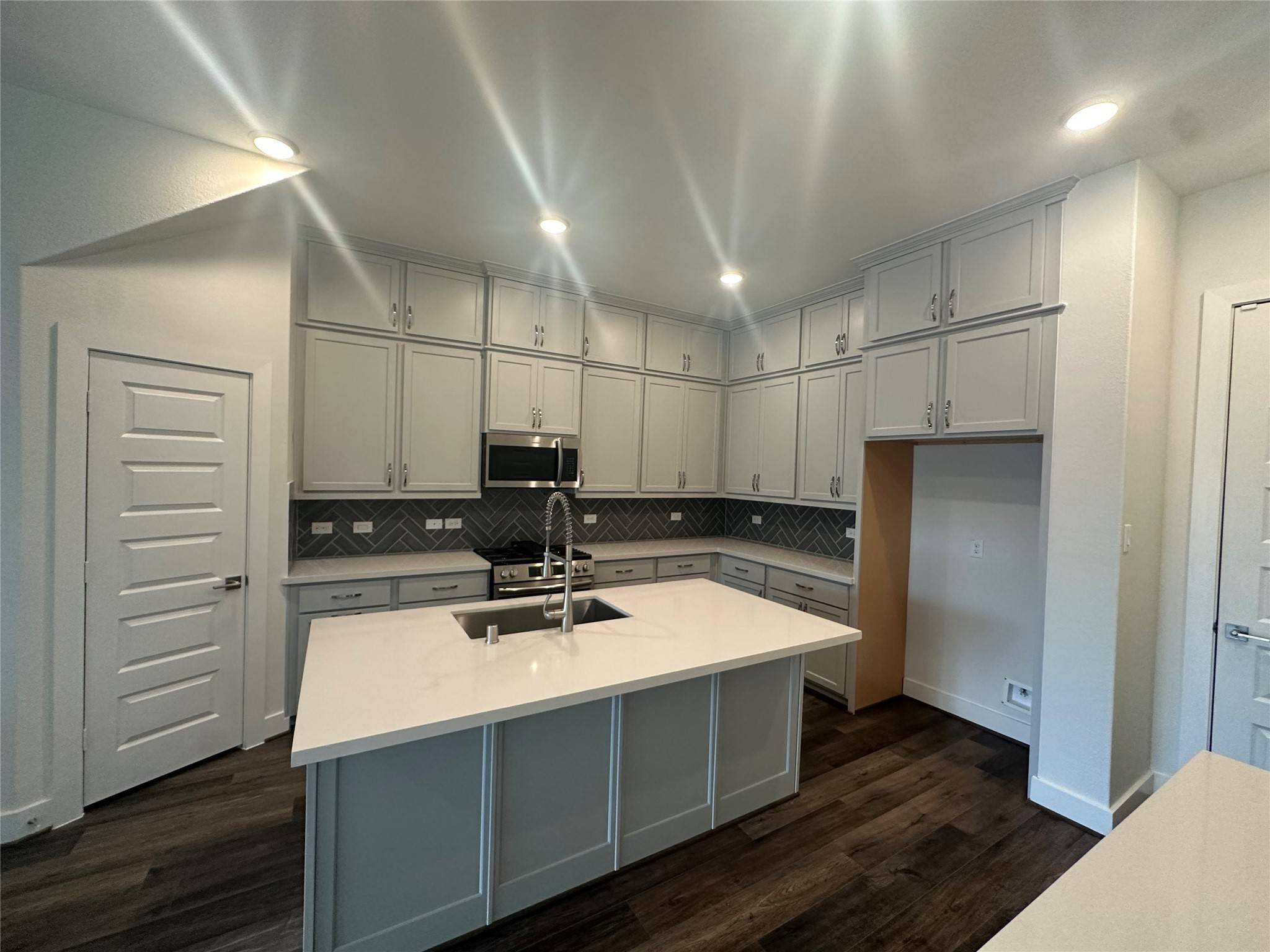 Houston, TX 77018,908B W 21st ST