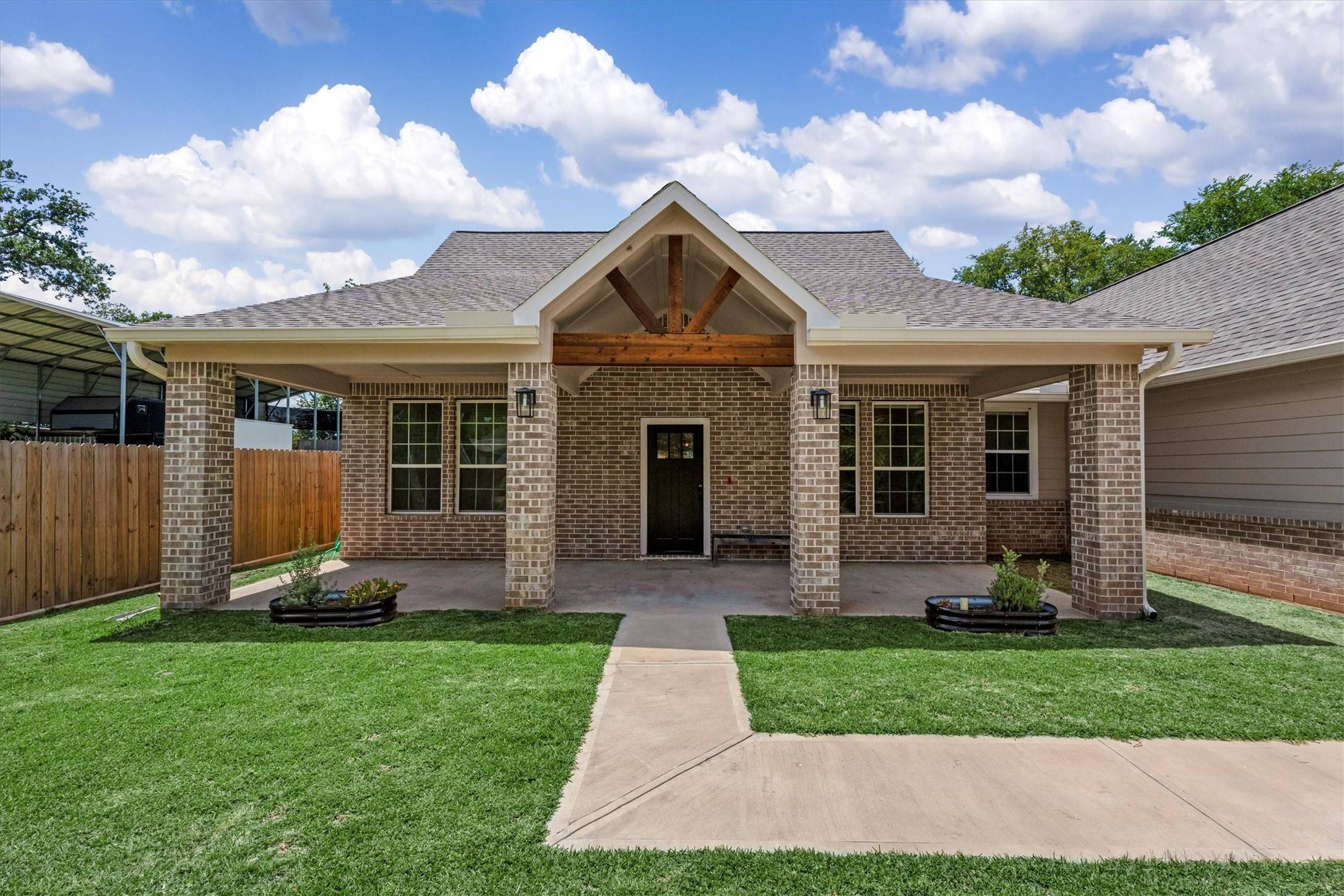 Hempstead, TX 77445,24738 Roscommon
