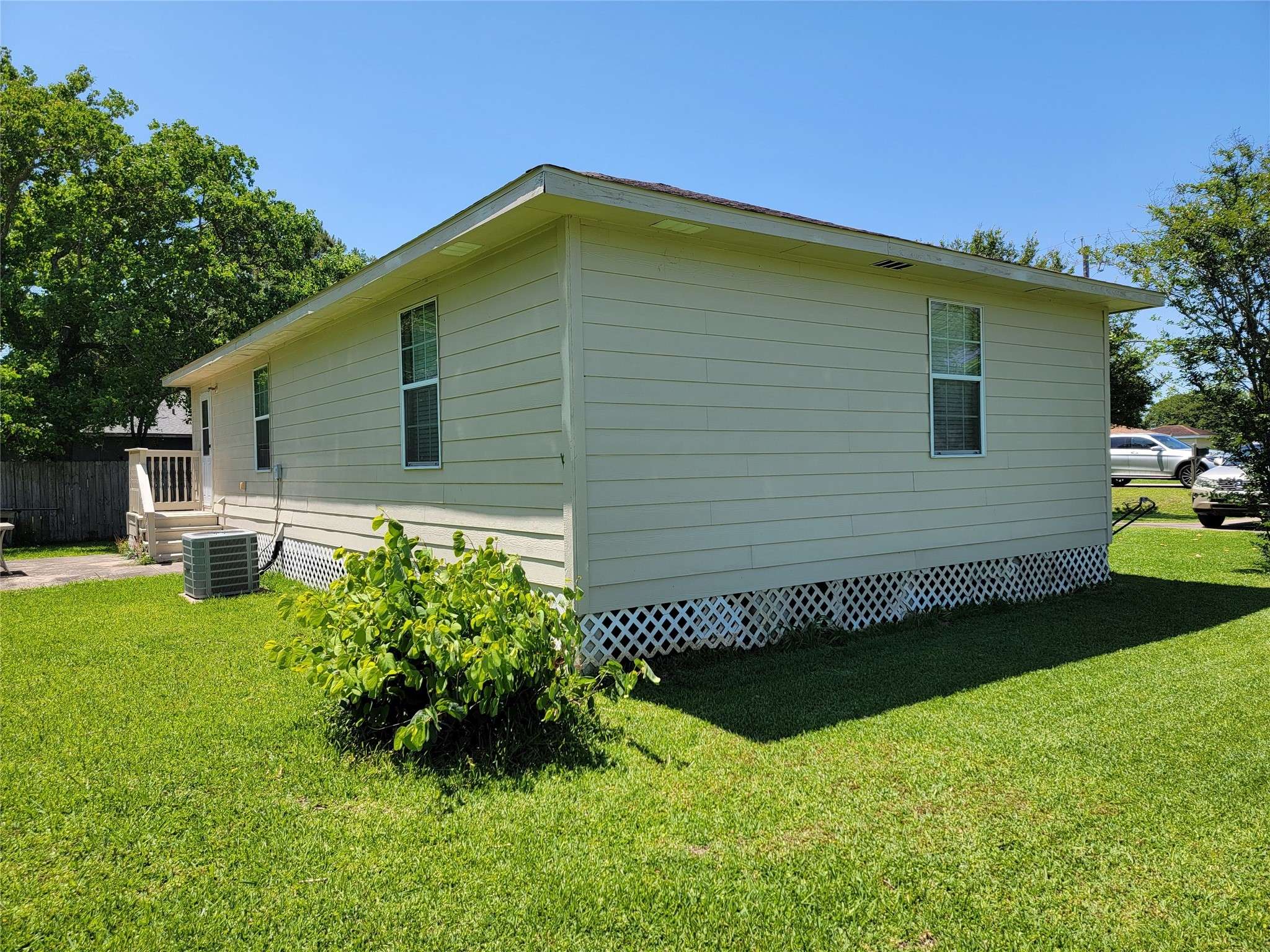 Oyster Creek, TX 77541,123 Robinson RD