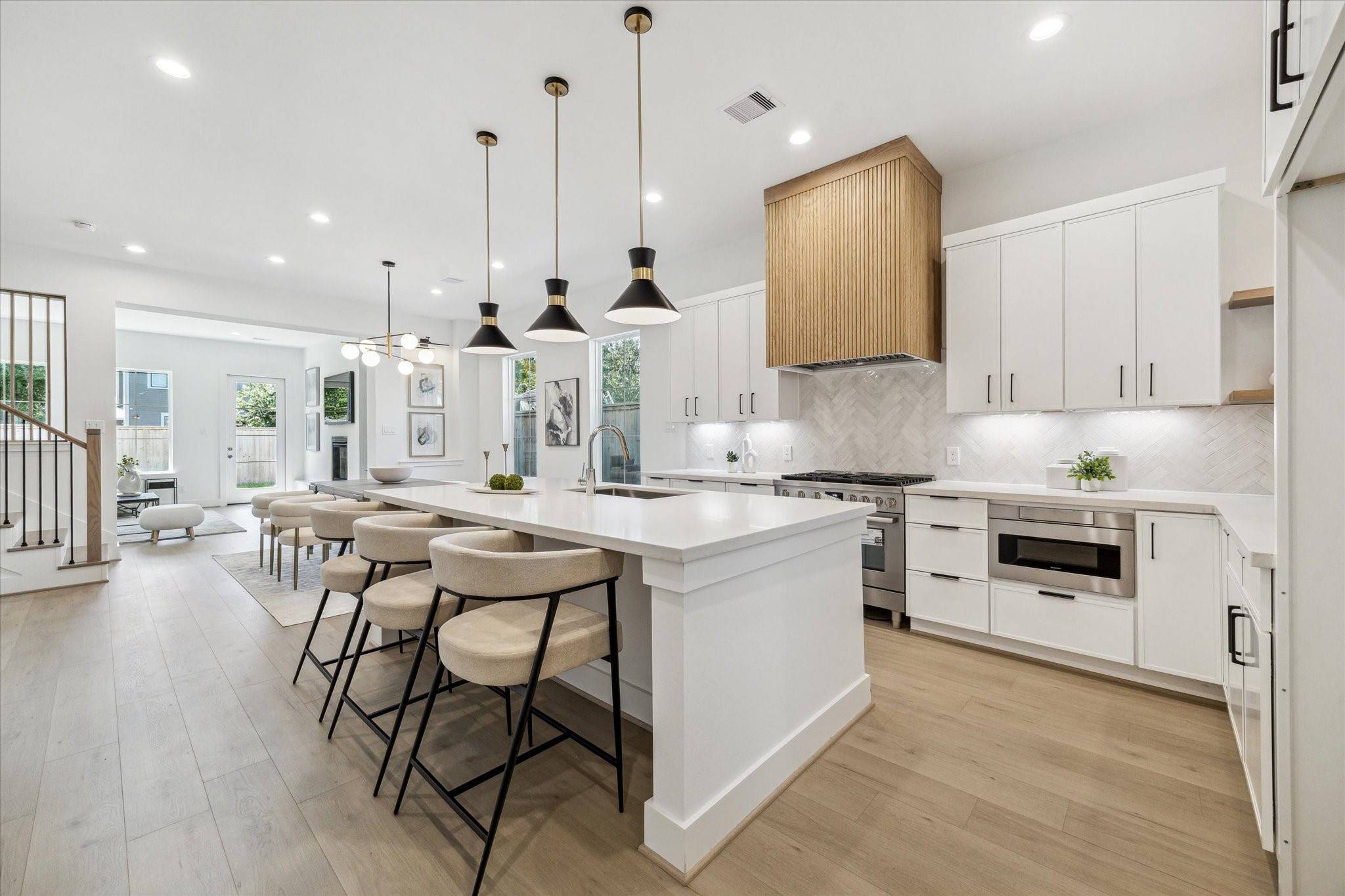 Houston, TX 77008,1221 Prince ST