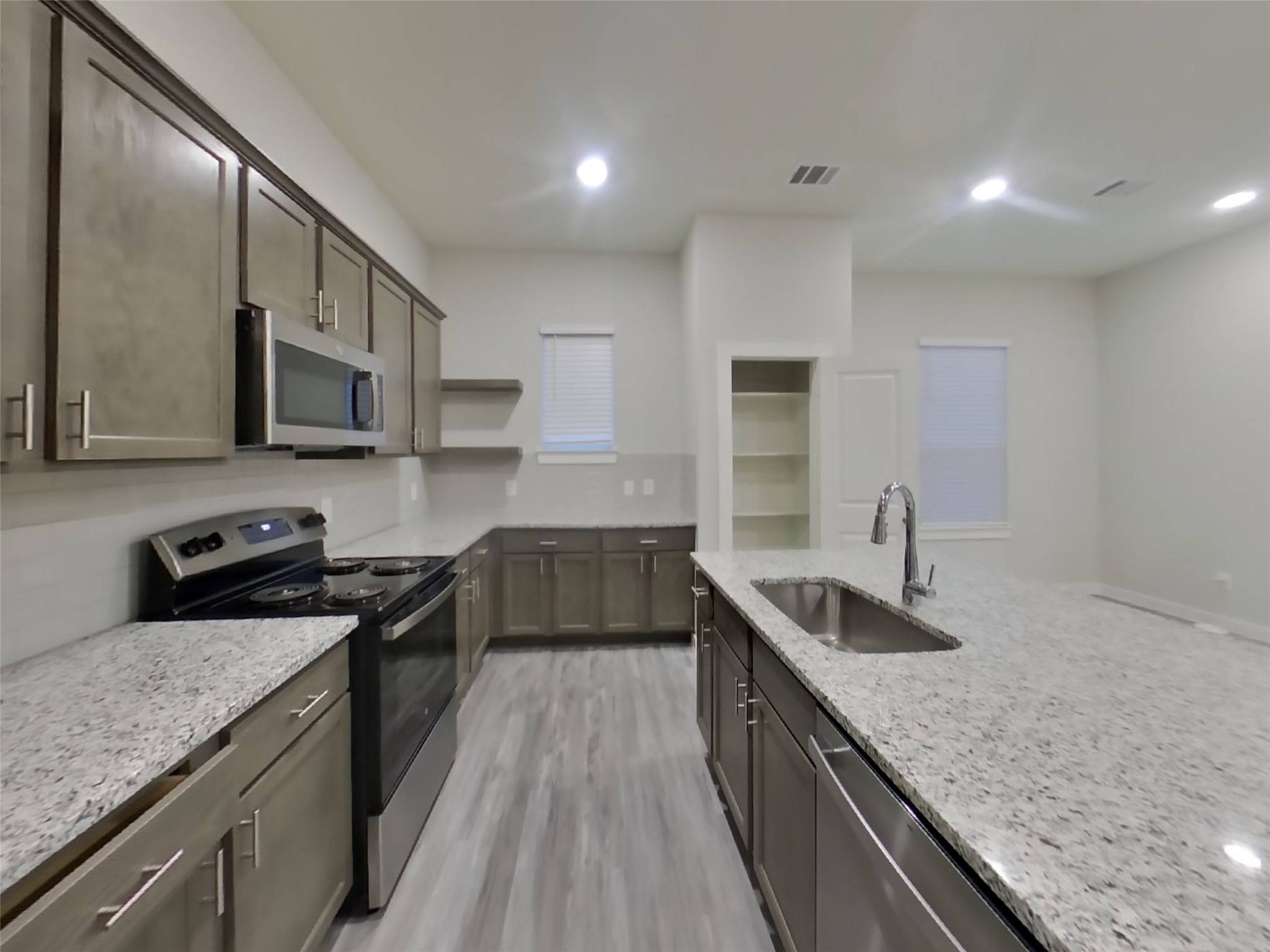 Tomball, TX 77375,9835 Willow Creek Commerce DR #222