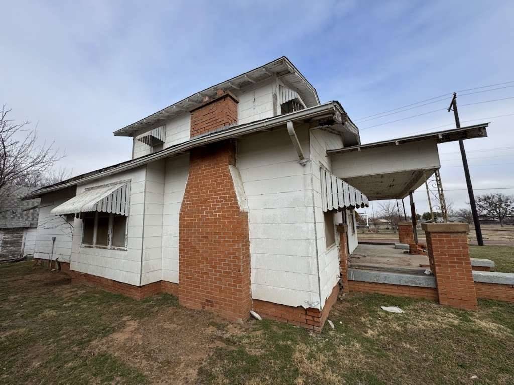Electra, TX 76360,801 S Main ST
