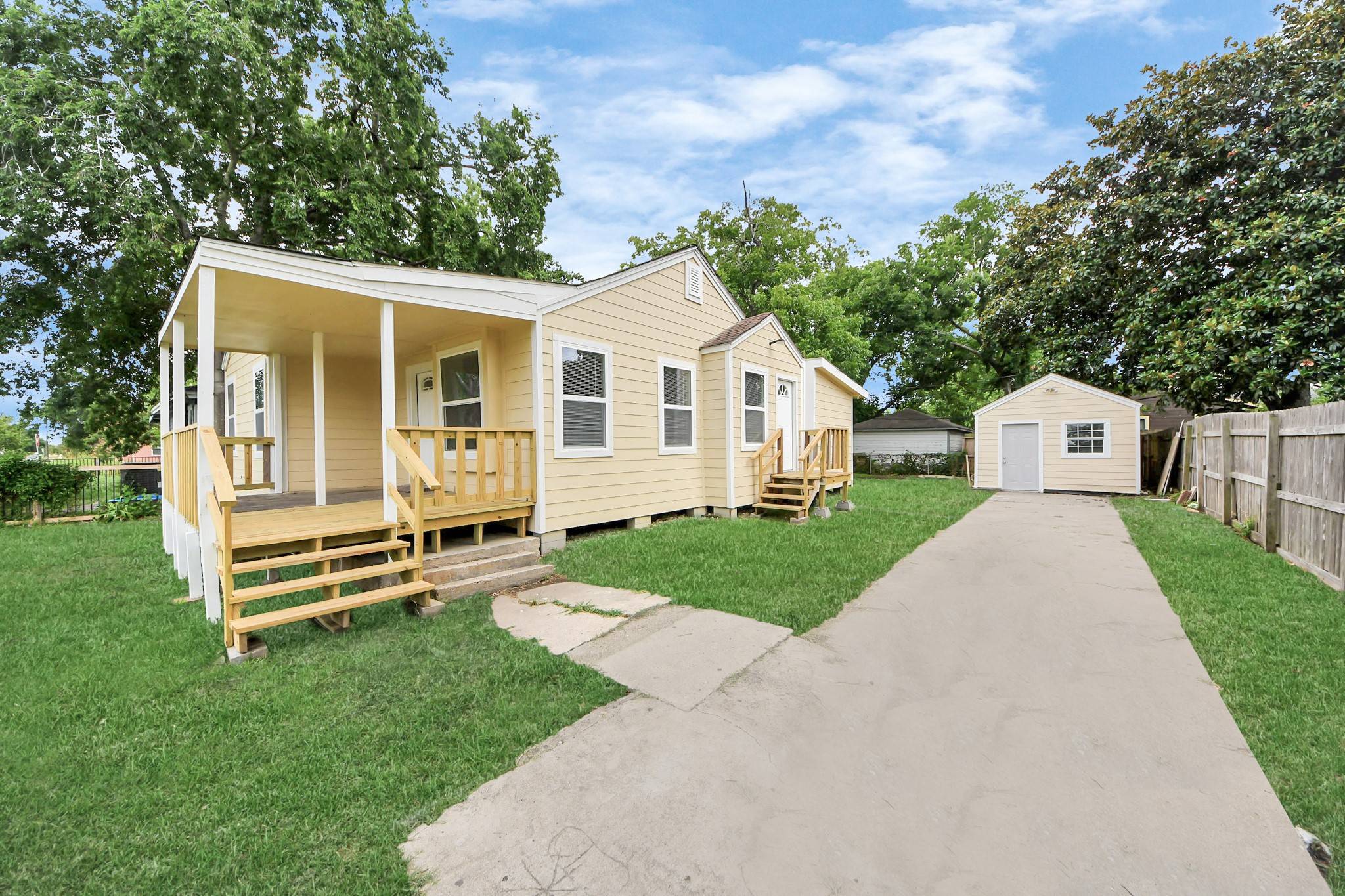 Pasadena, TX 77506,608 Thomas AVE