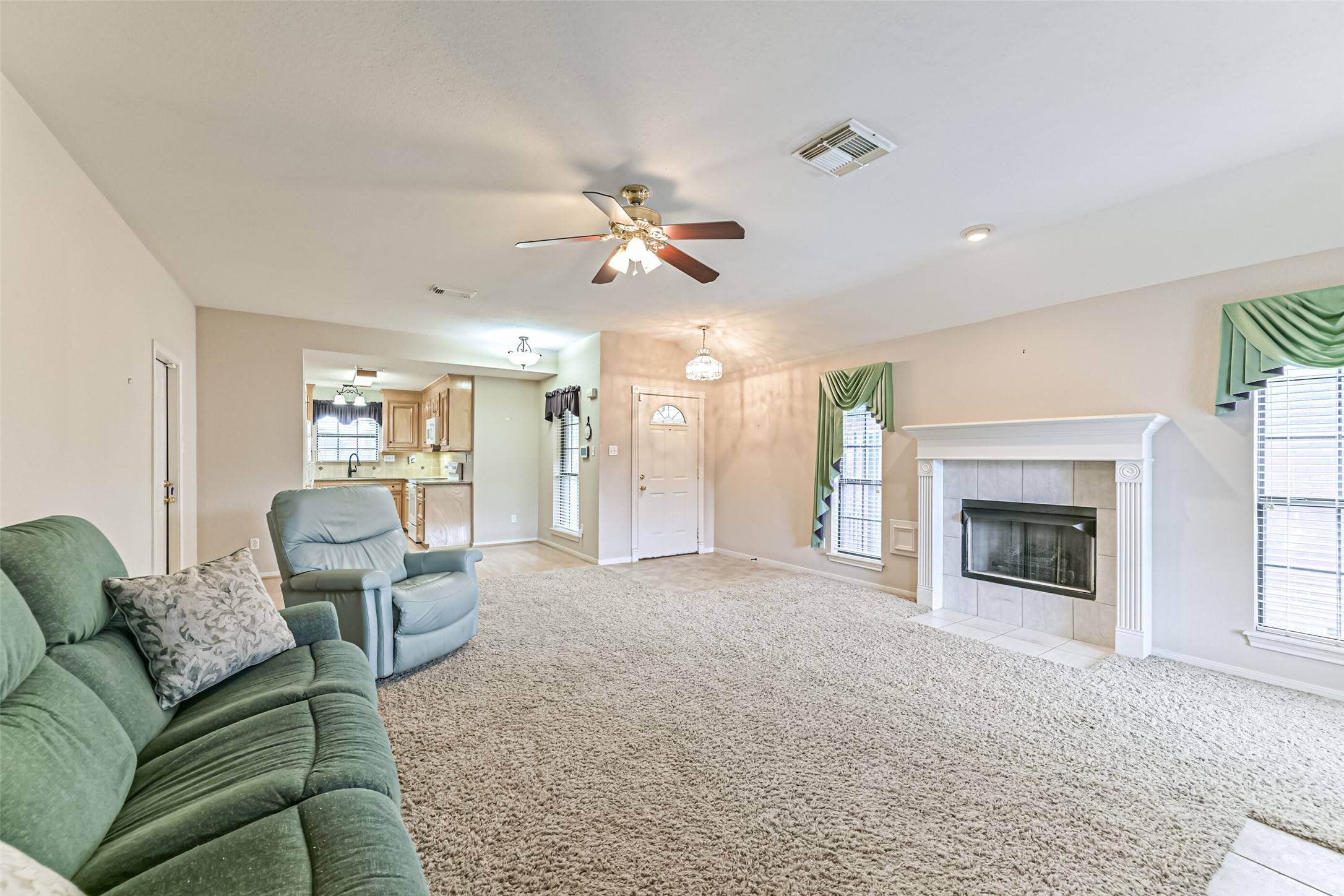 Friendswood, TX 77546,404 Live Oak LN