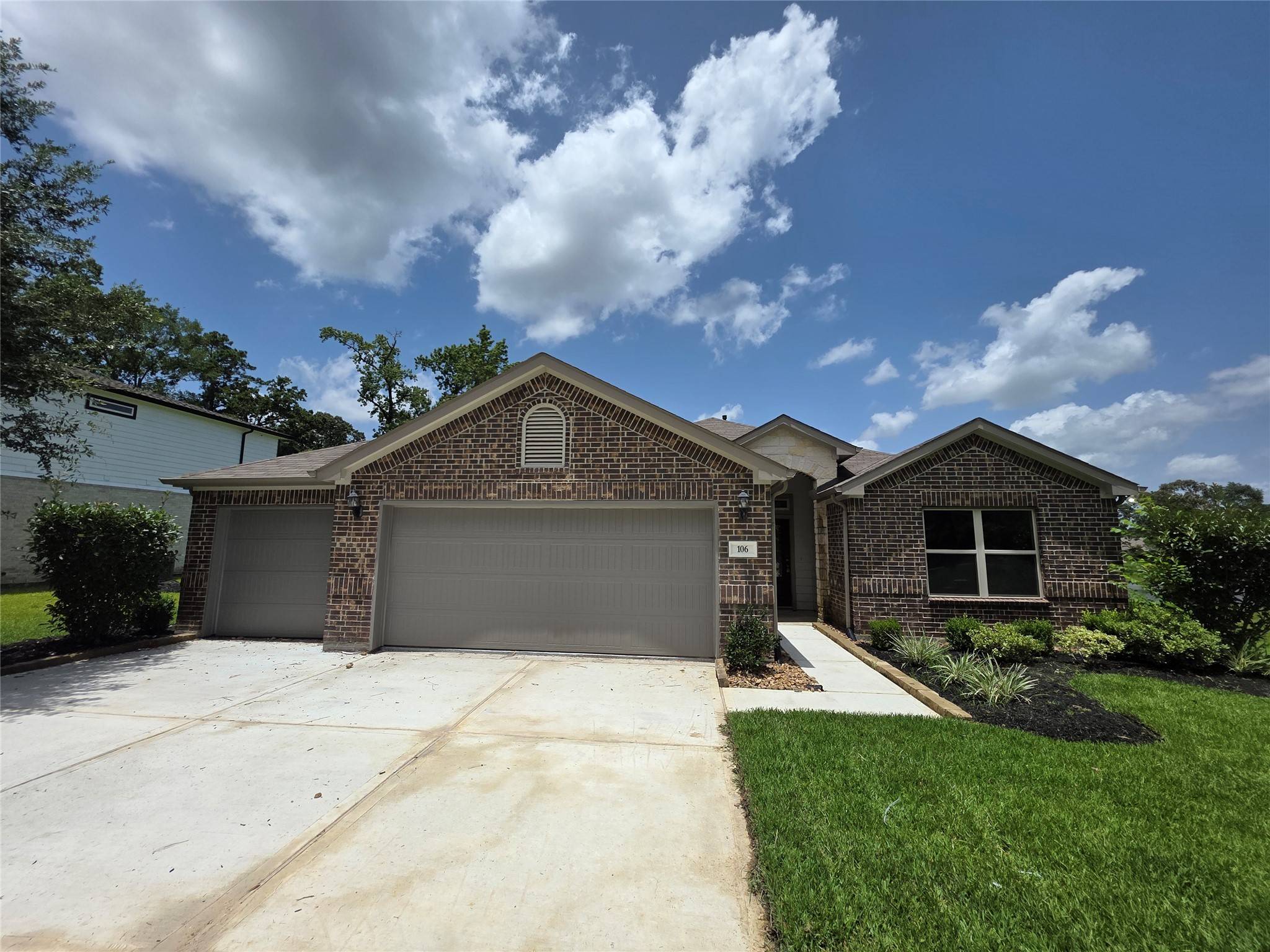 Magnolia, TX 77354,106 Elm Tree CIR