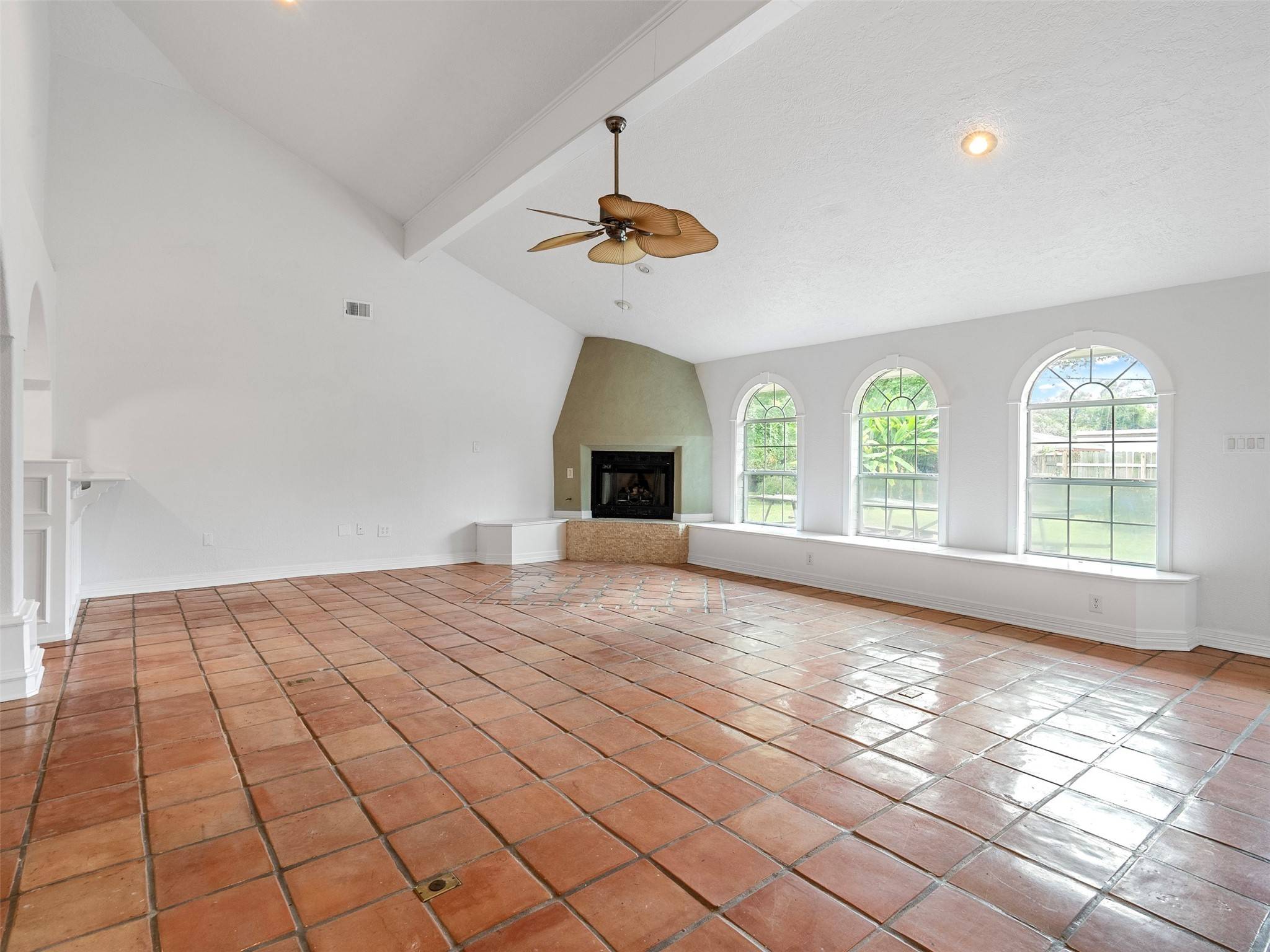 Lake Jackson, TX 77566,935 Magnolia ST