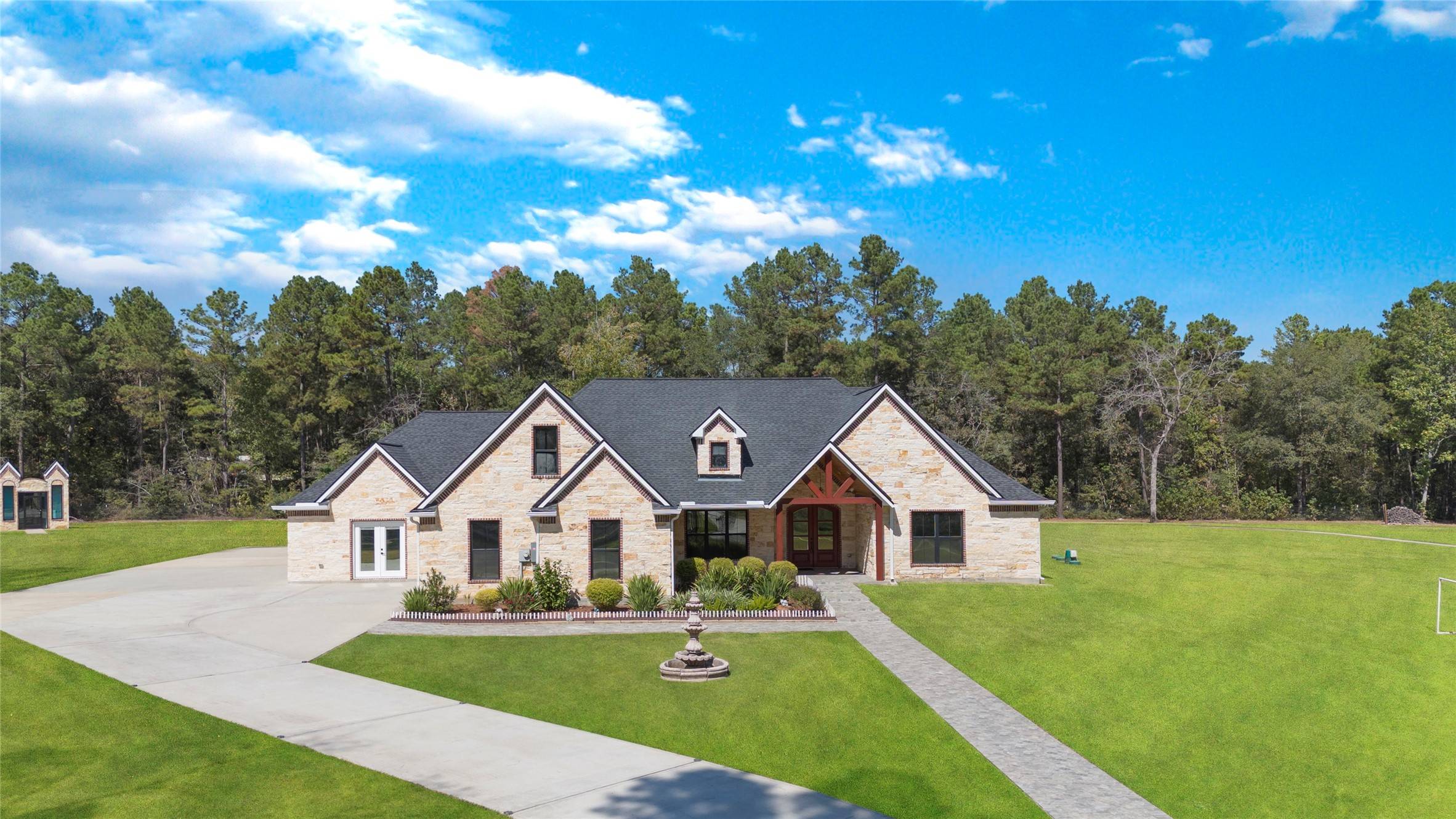 Plantersville, TX 77363,11173 County Road 302
