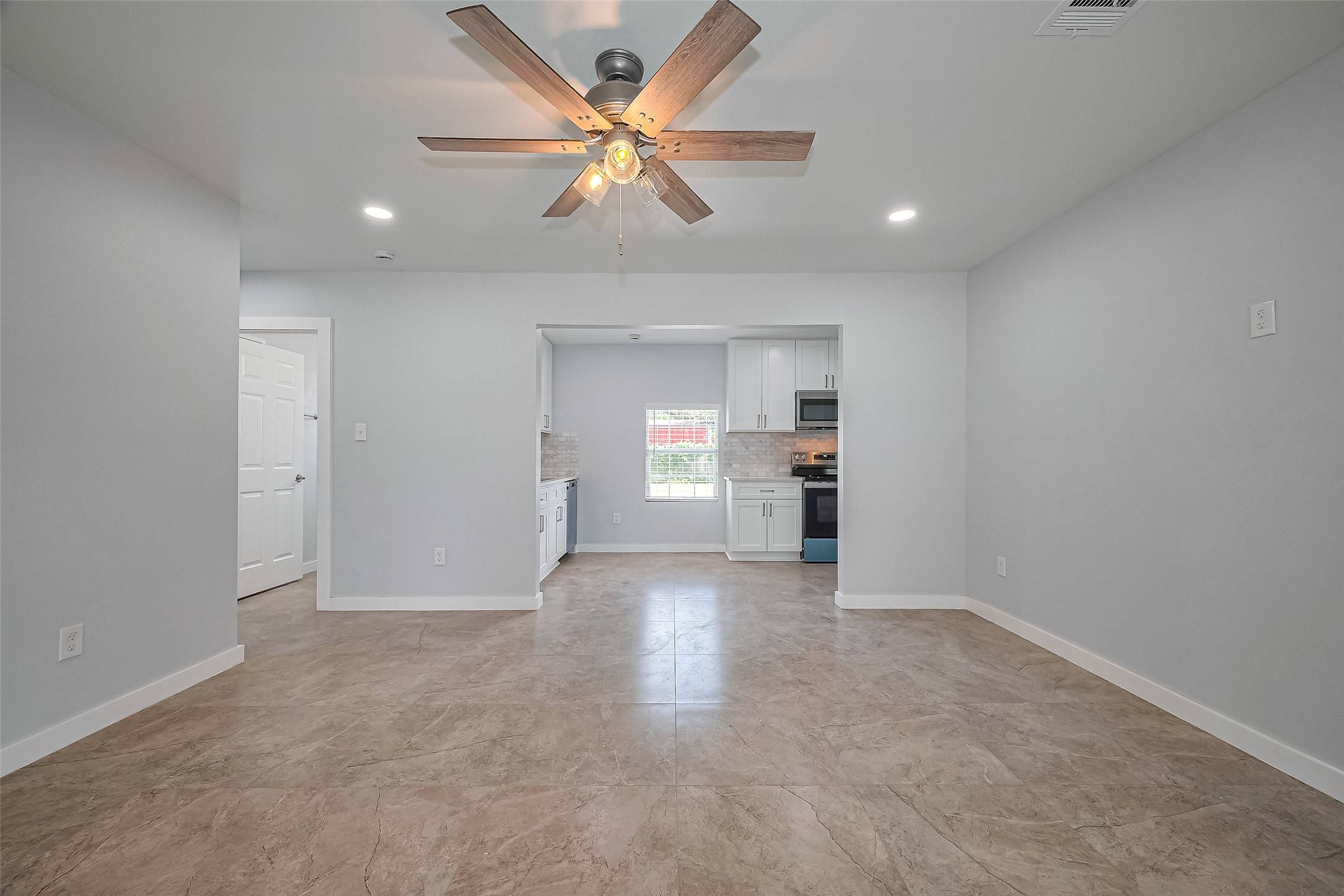 Houston, TX 77022,52 Penway ST