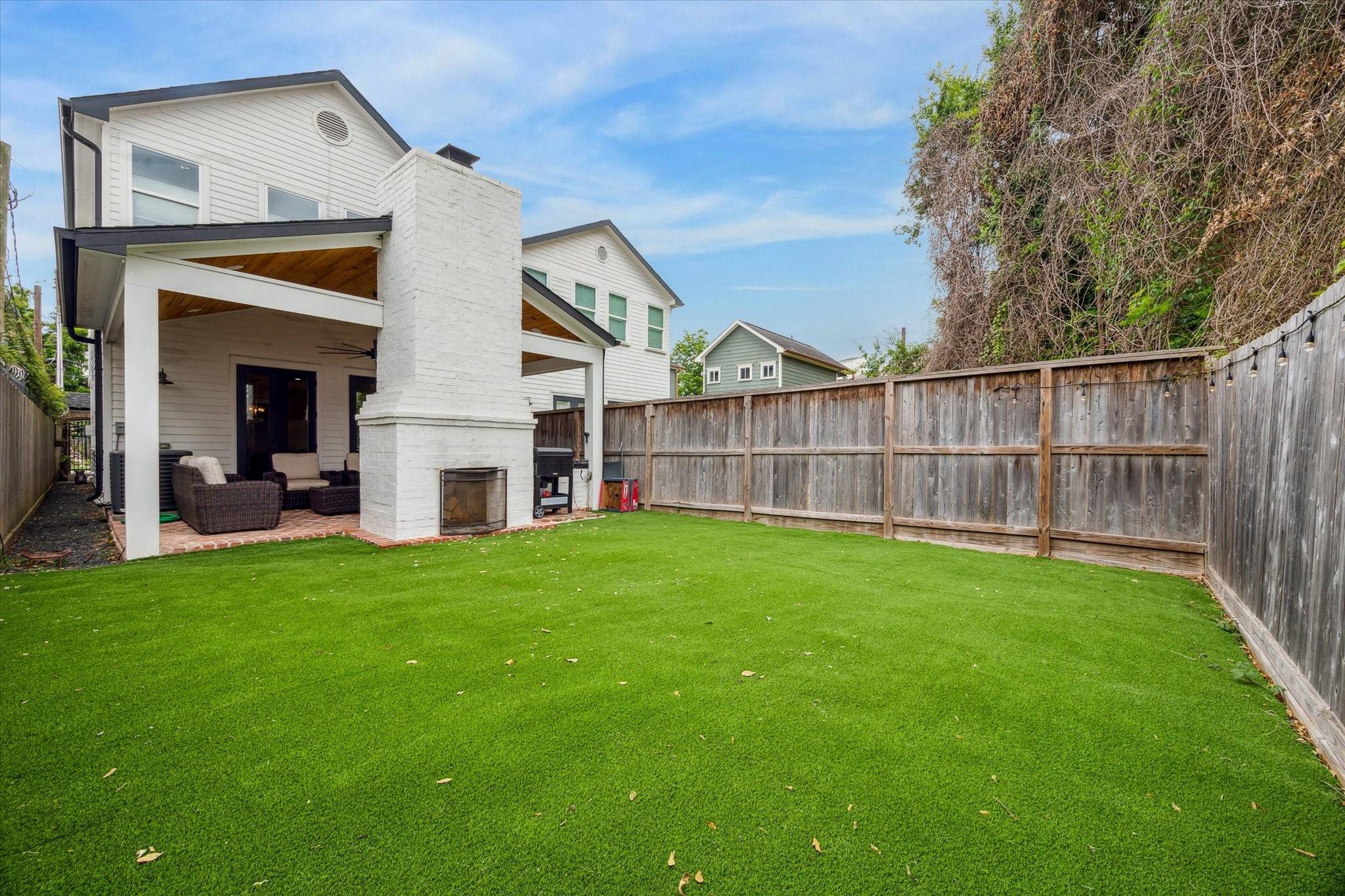 Houston, TX 77007,1212 Bingham ST
