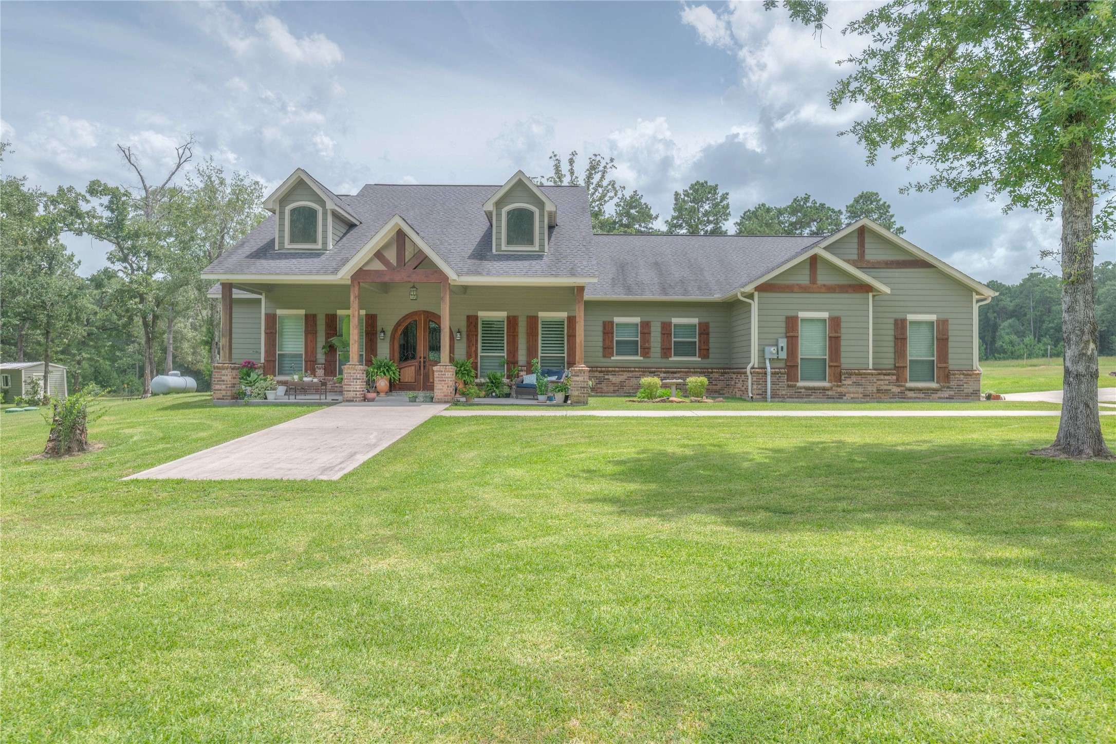 Montgomery, TX 77356,27785 Log Cabin RD