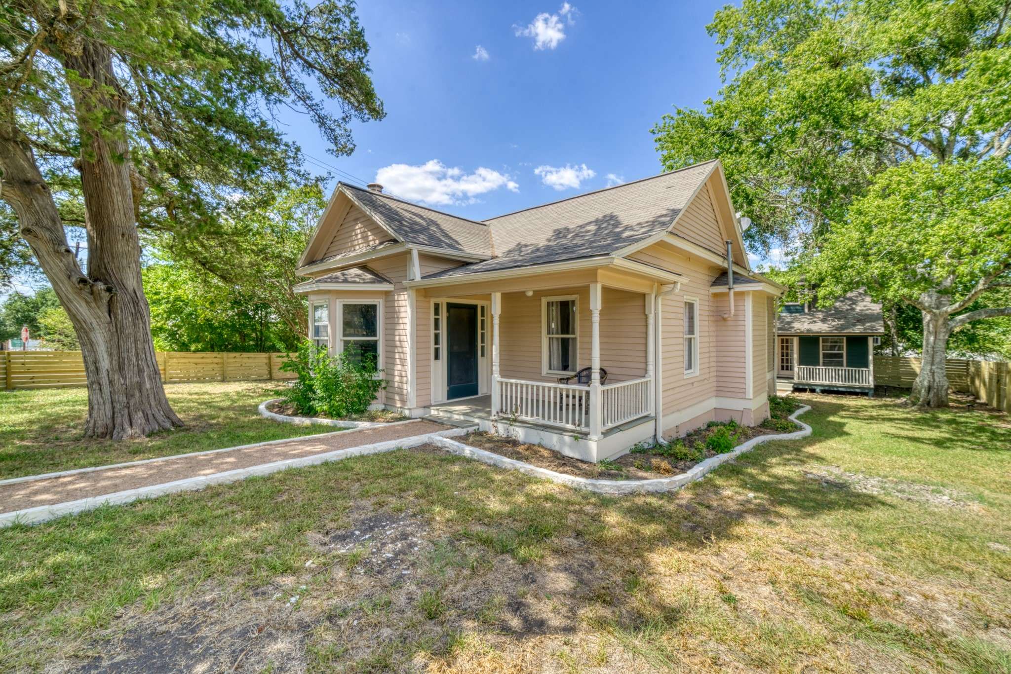 Bellville, TX 77418,806 E Main ST