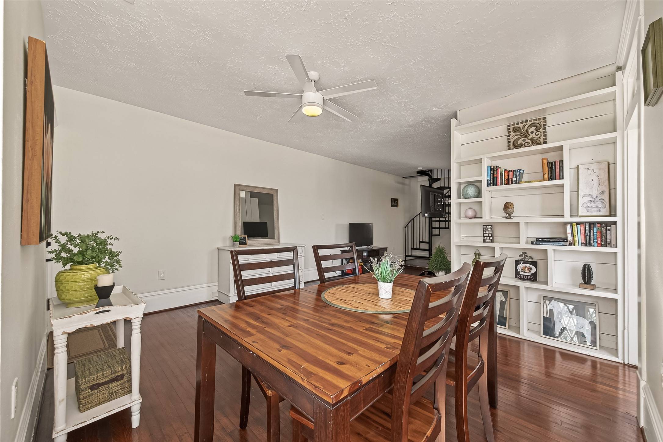 Houston, TX 77006,324 W Alabama ST #2