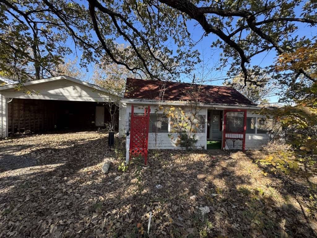 Bells, TX 75414,108 N Branch ST