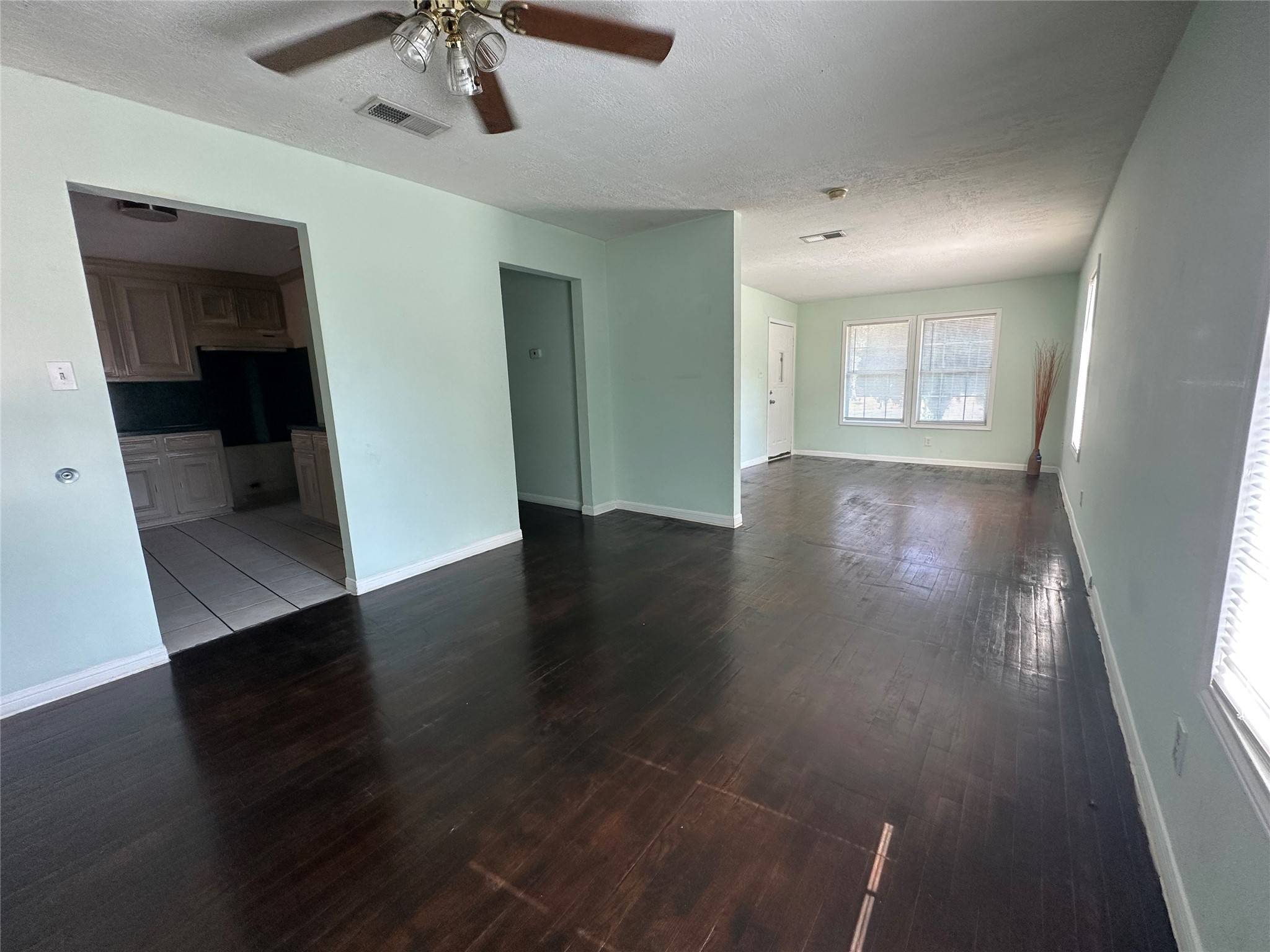 Houston, TX 77087,7755 Dixie DR