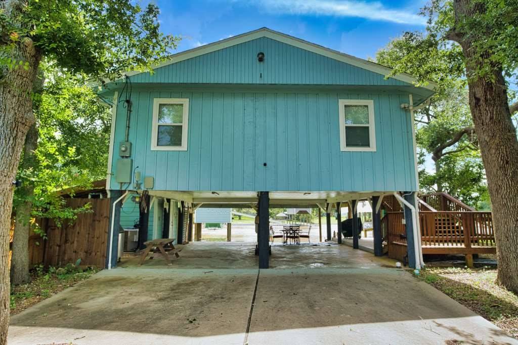 Sargent, TX 77414,1045 Private Road 652