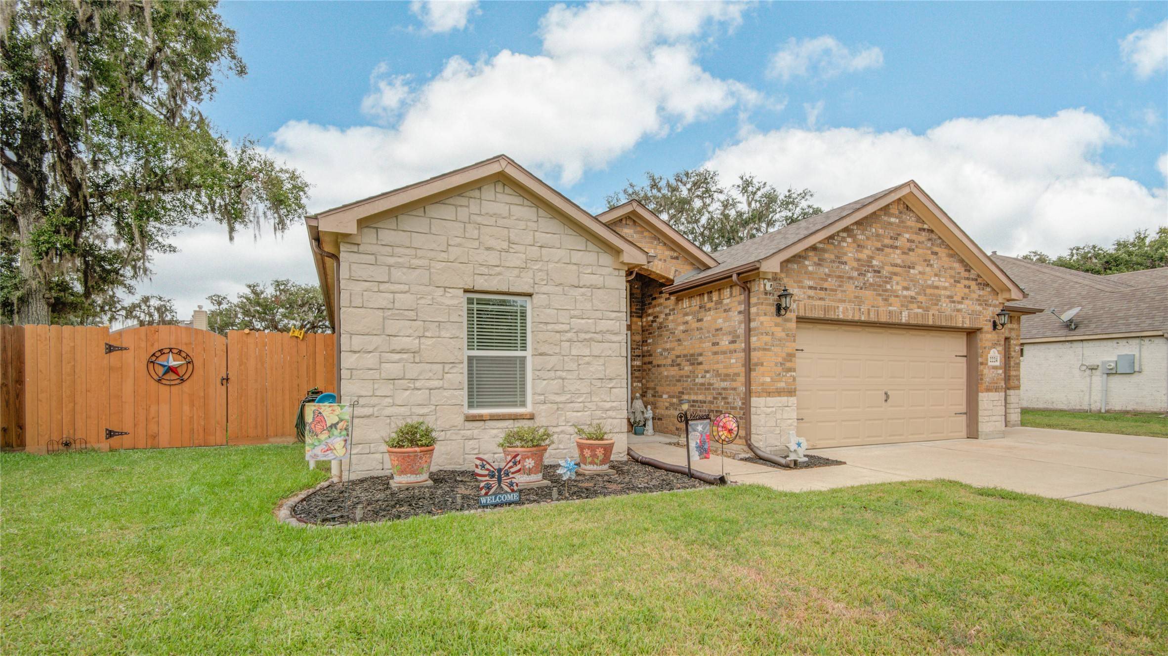 West Columbia, TX 77486,2224 Riveroaks DR