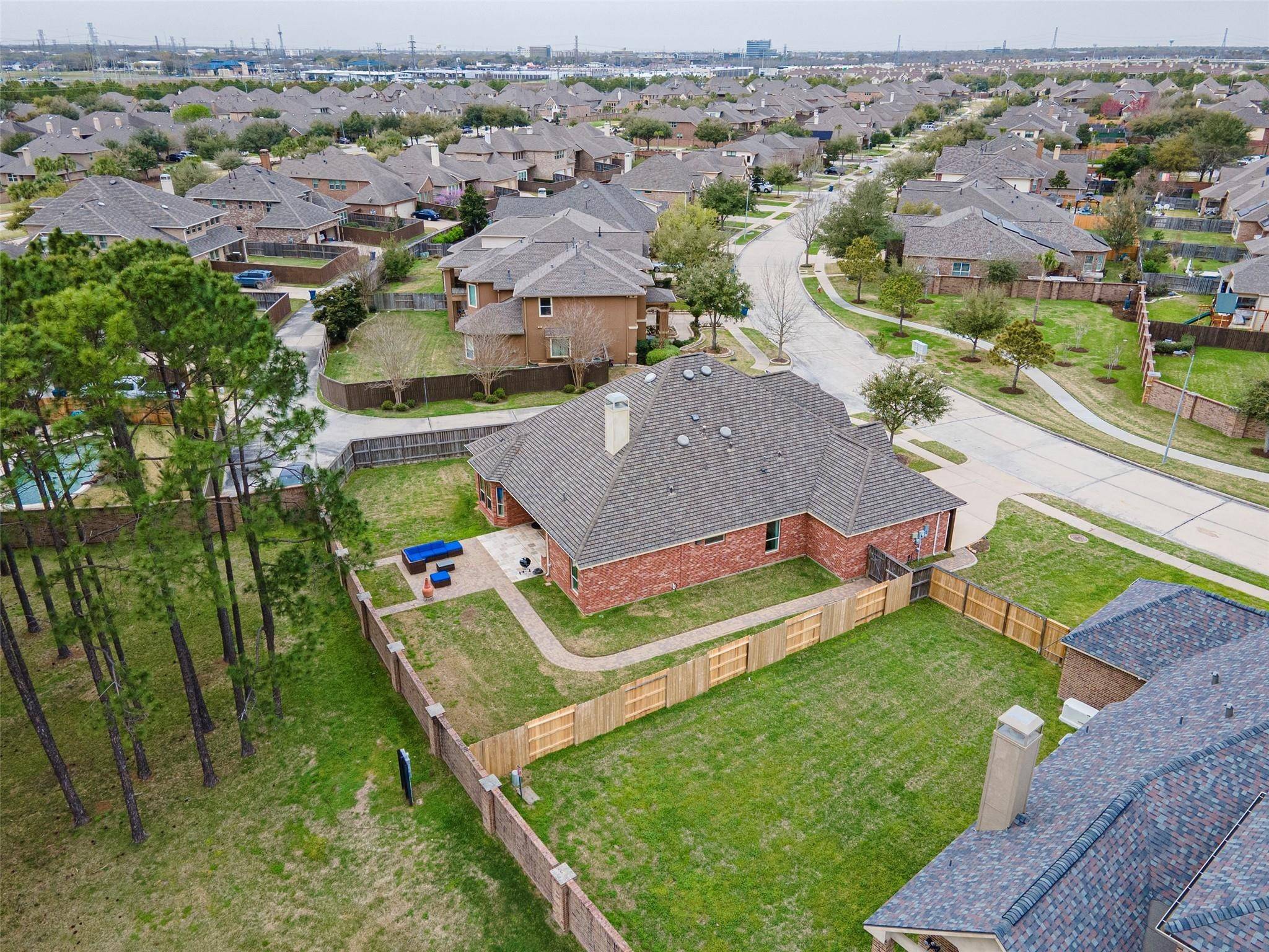 Webster, TX 77598,630 W Fork