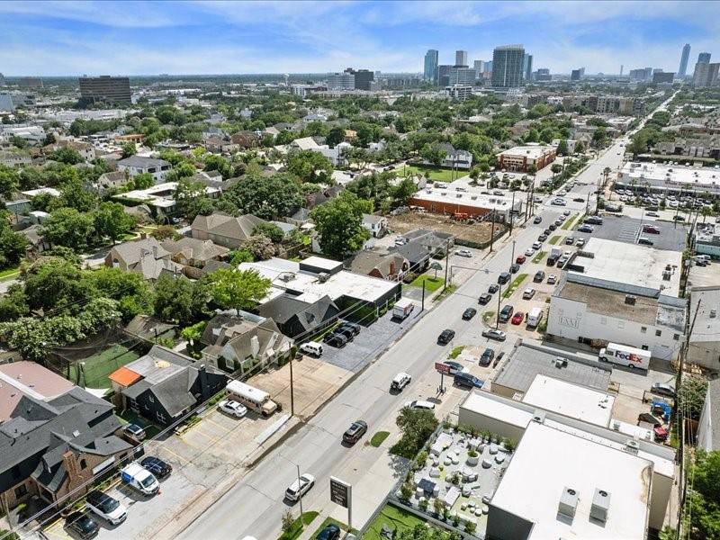 Houston, TX 77098,2025 W Alabama ST