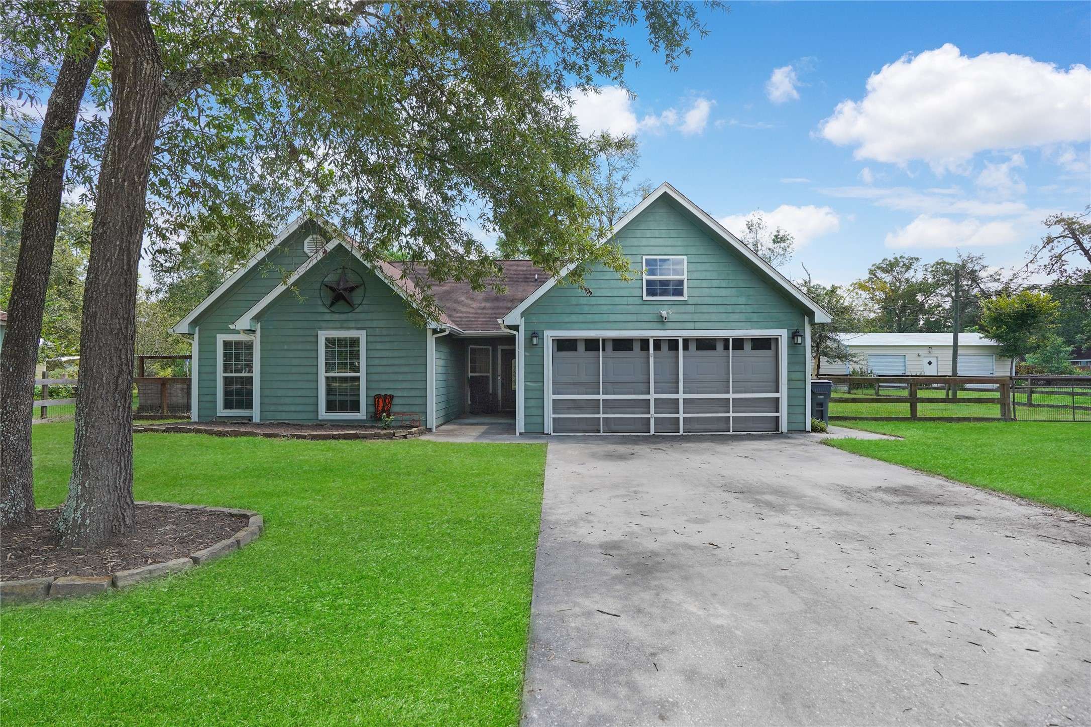 Crosby, TX 77532,1119 Big Deer DR