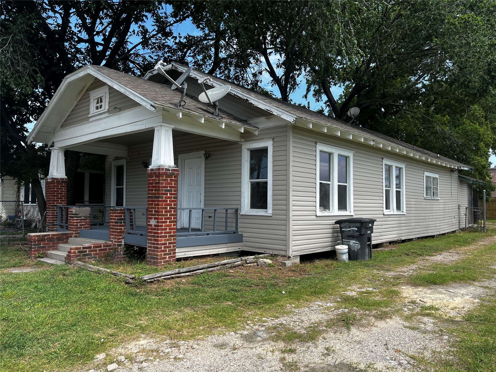 Houston, TX 77011,6015 Brady ST