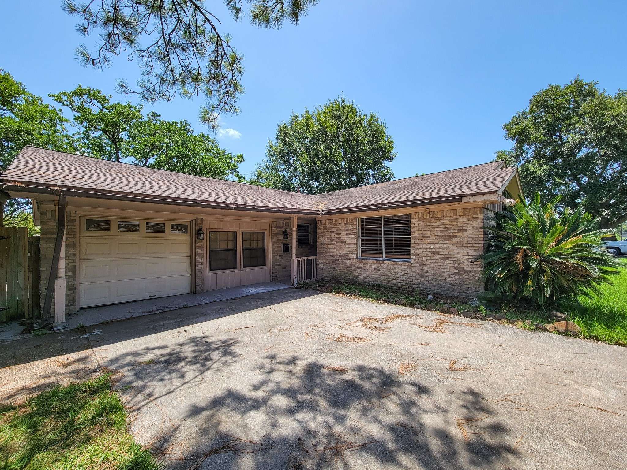 Baytown, TX 77520,1703 Raintree ST
