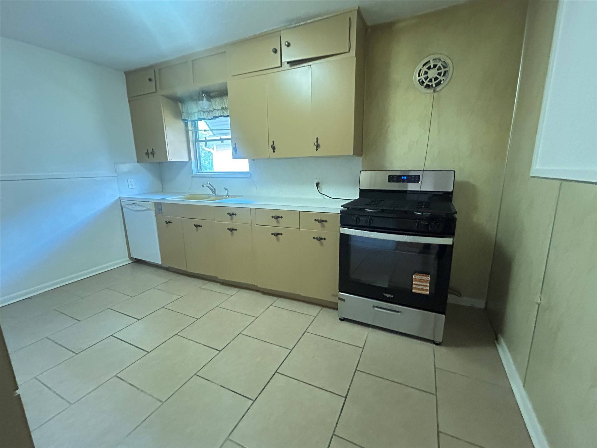 Houston, TX 77087,7738 Dixie DR
