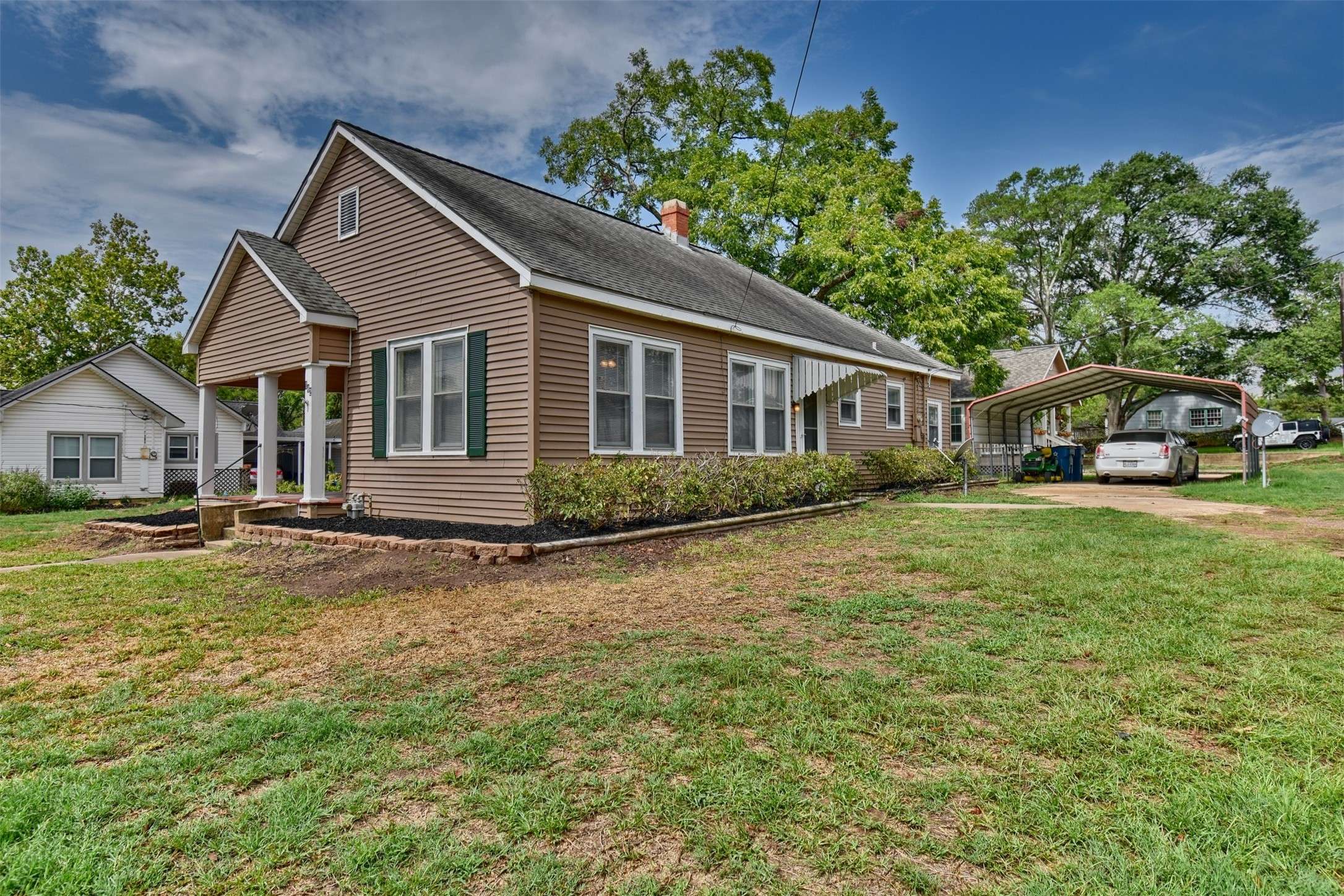 Bellville, TX 77418,142 North Holland