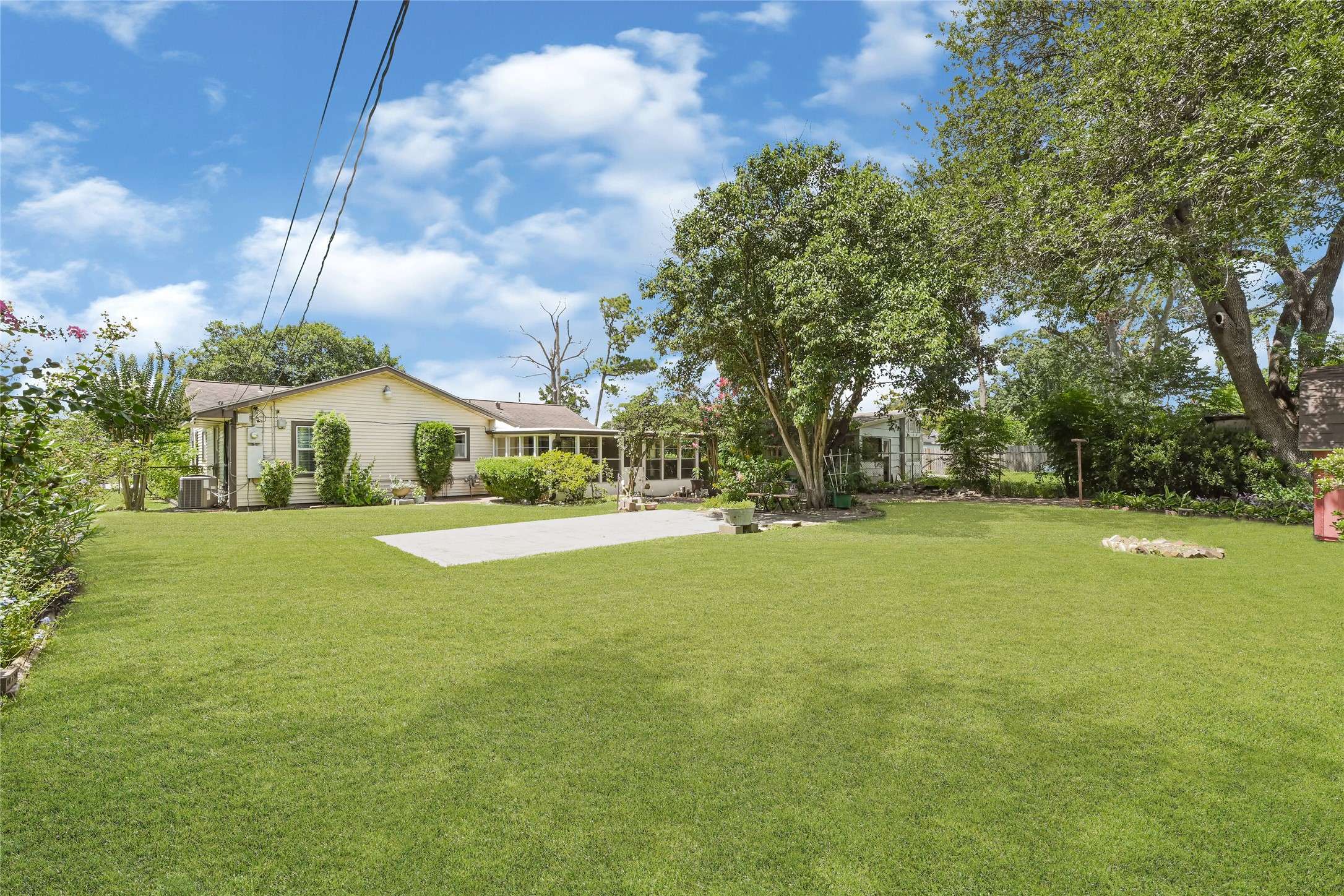 Houston, TX 77074,7022 Beechnut ST
