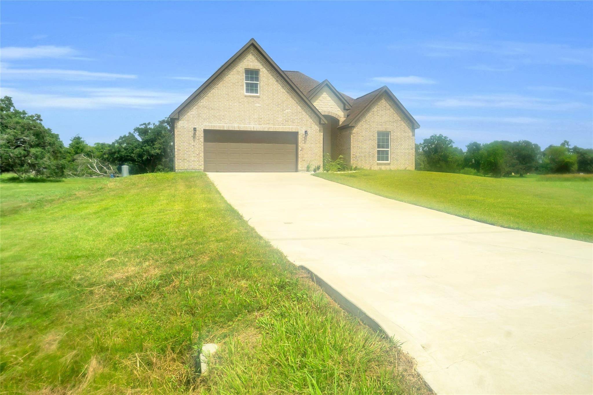 Angleton, TX 77515,632 Mill RD