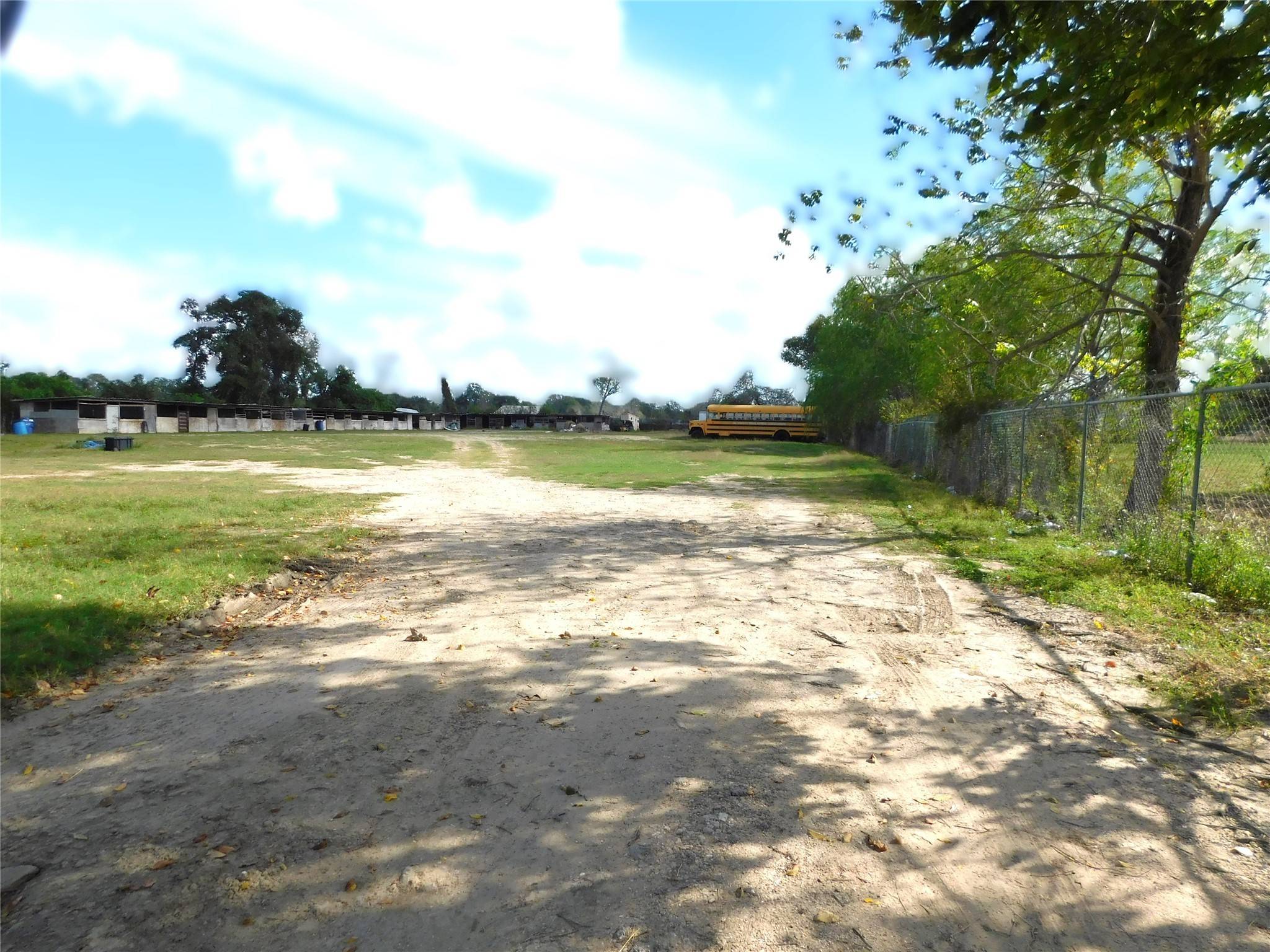 Houston, TX 77016,9800 Hirsch RD