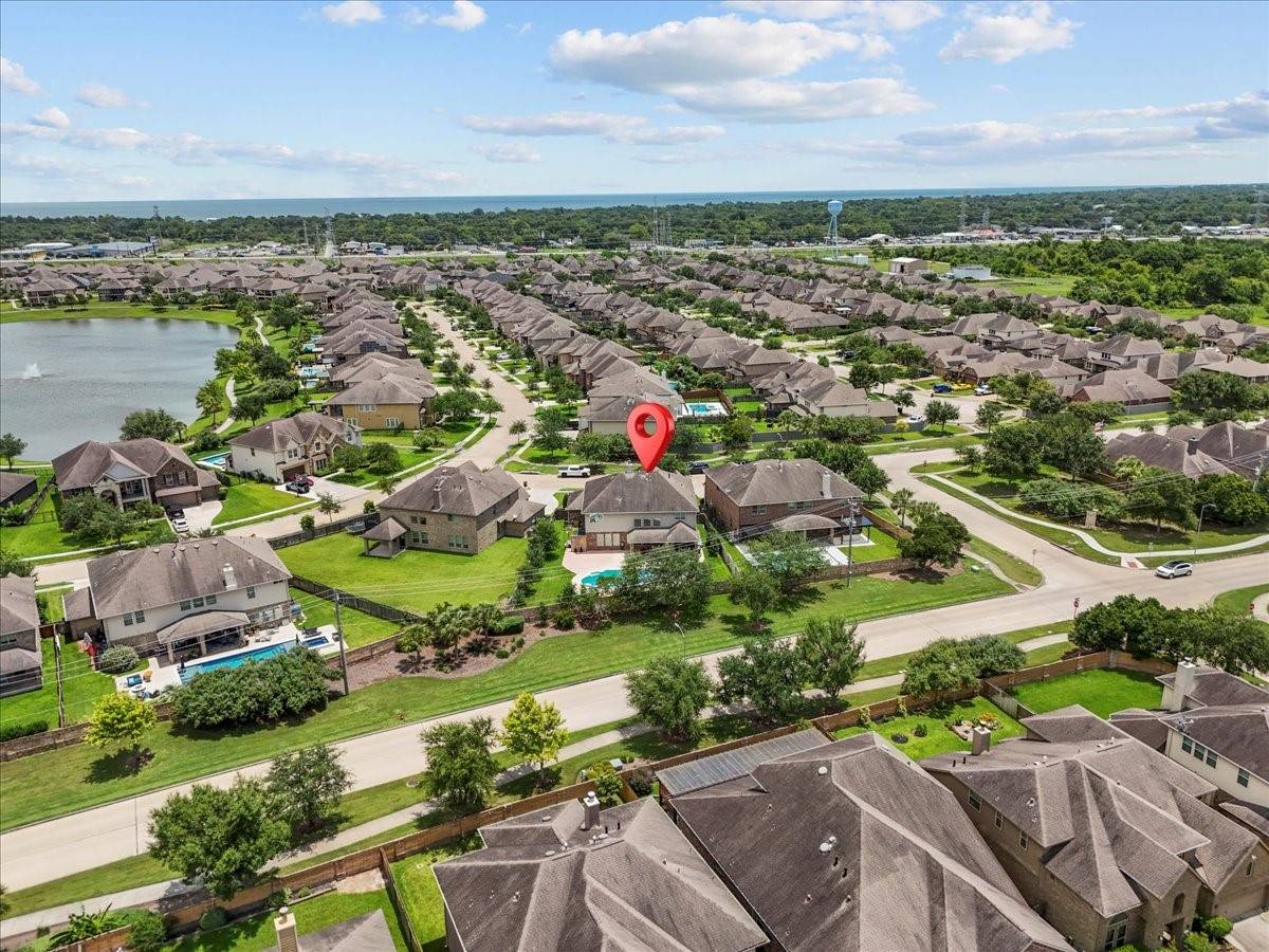 League City, TX 77573,2433 Pamplona LN