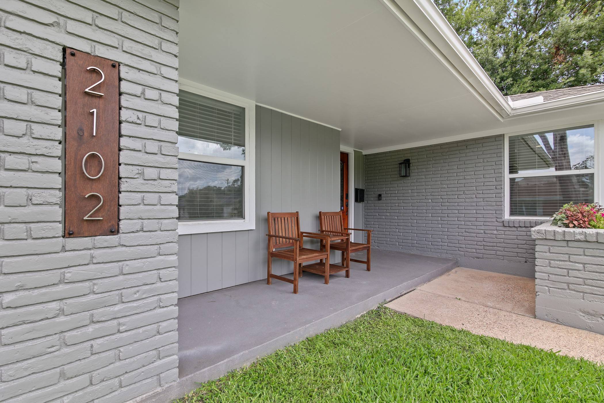 Houston, TX 77008,2102 Lazybrook DR