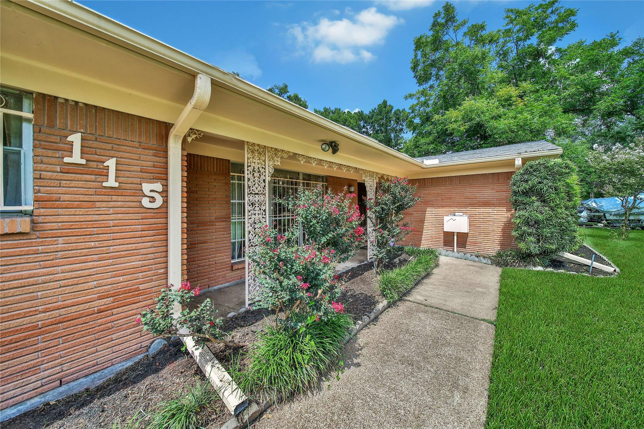 Houston, TX 77022,115 E Thornton RD