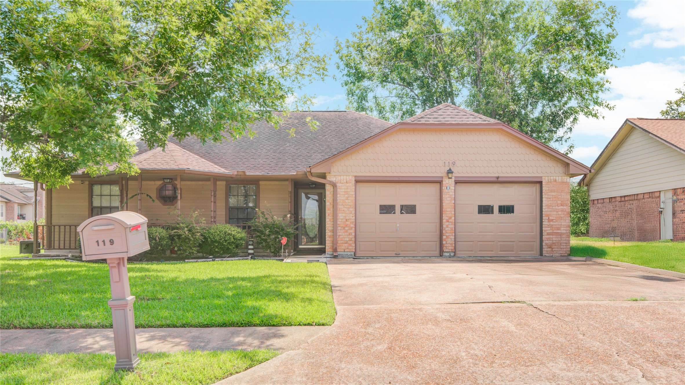 Lake Jackson, TX 77566,119 Basswood ST