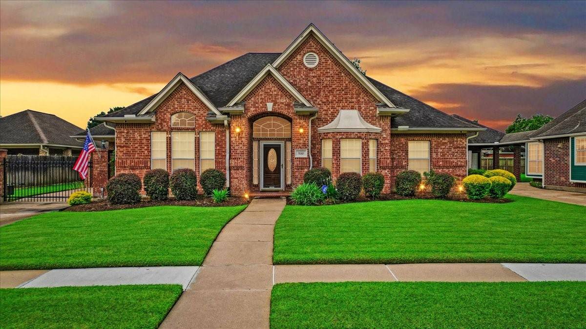 Pasadena, TX 77505,5110 Bay Hill LN