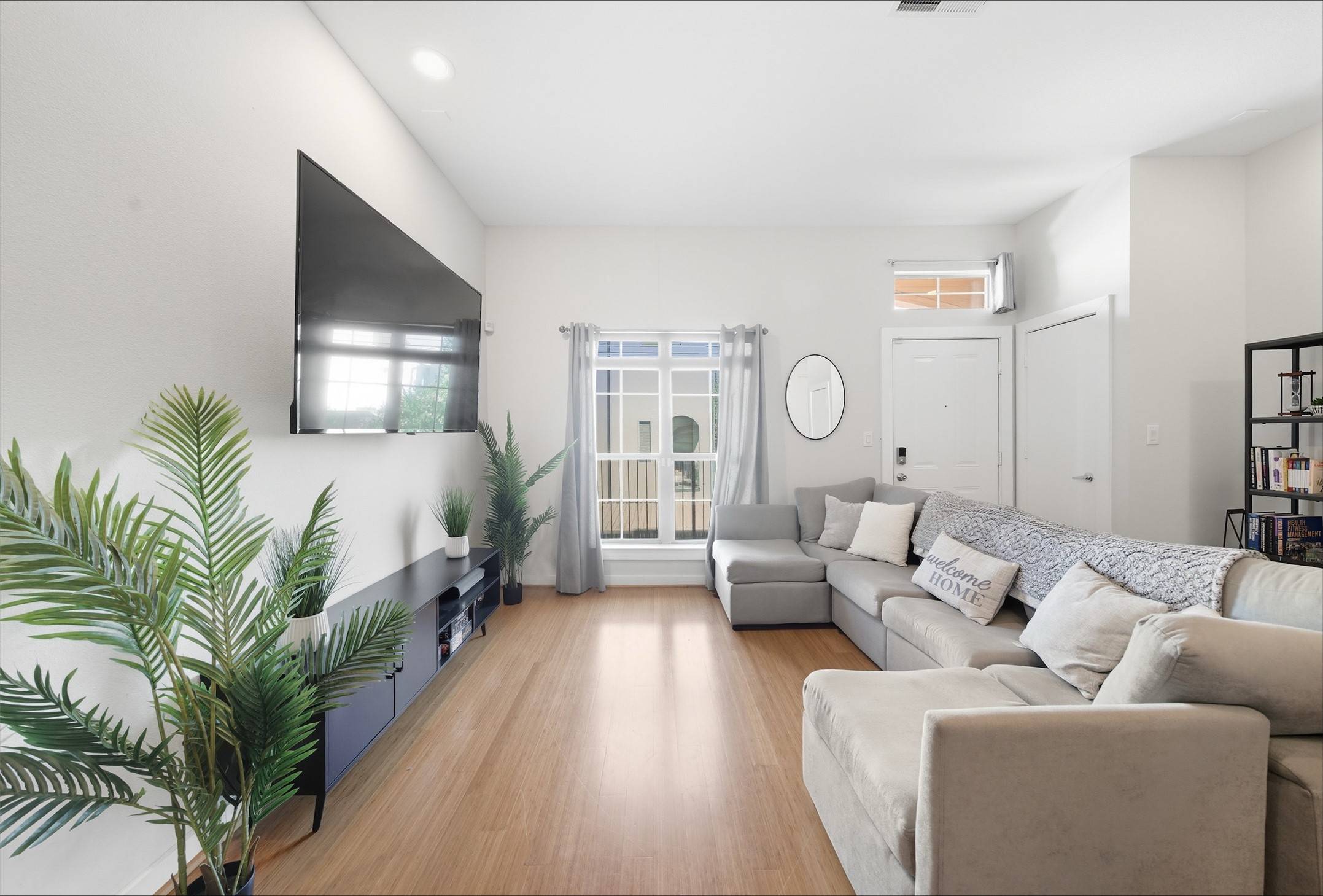 Houston, TX 77007,806 Jackson Hill ST #203