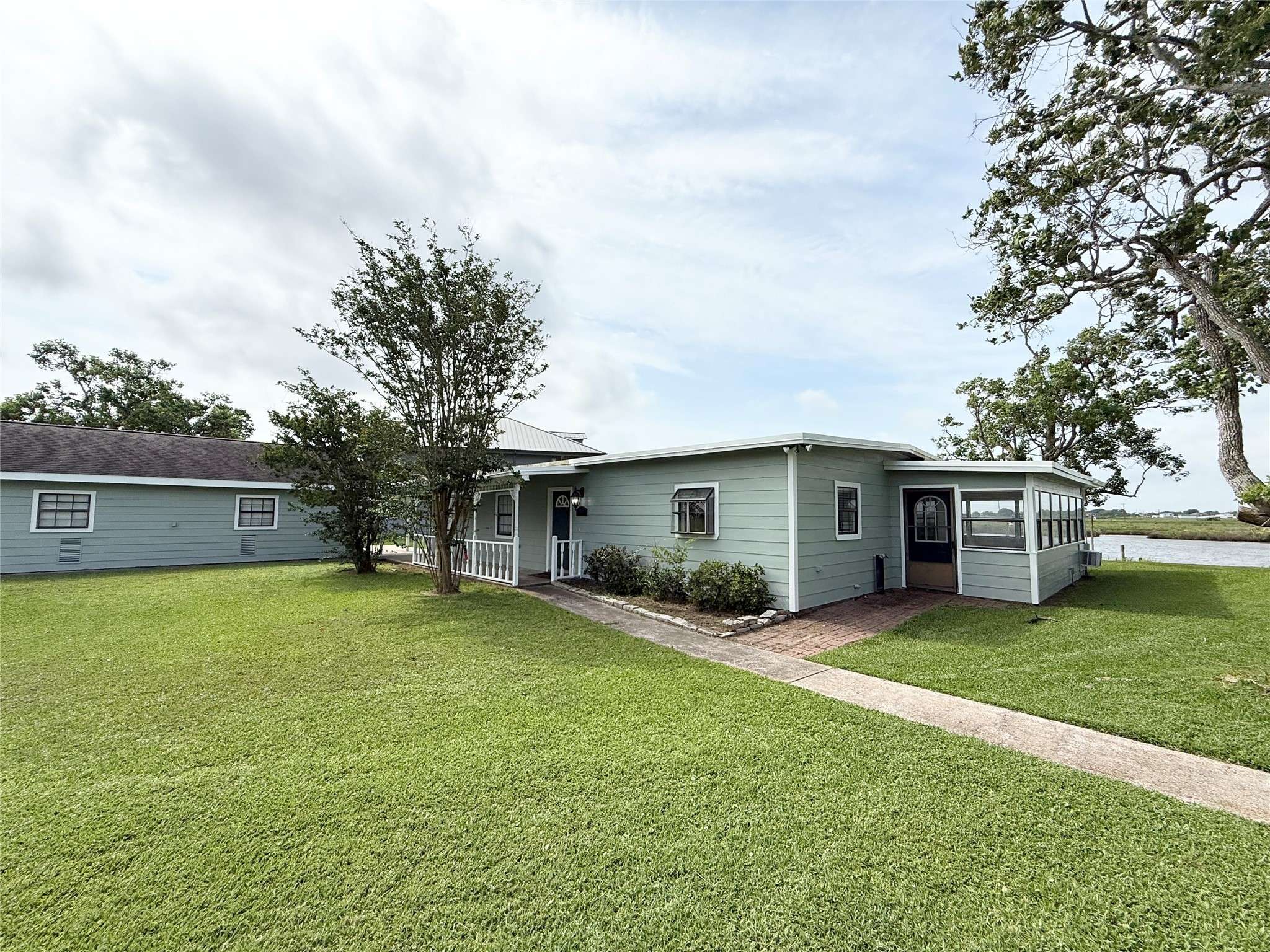 Freeport, TX 77541,307 Veselka RD