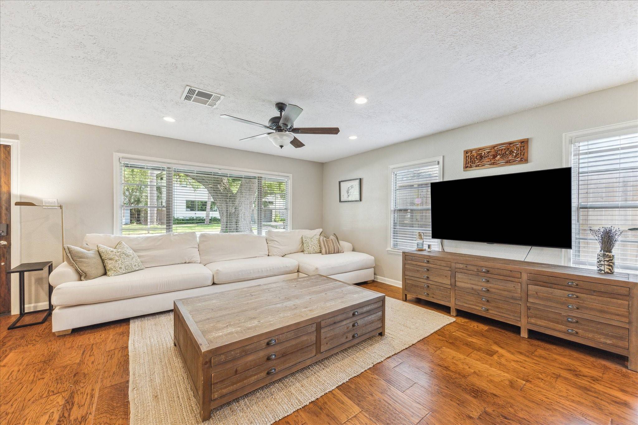 Houston, TX 77008,1007 Waltway DR
