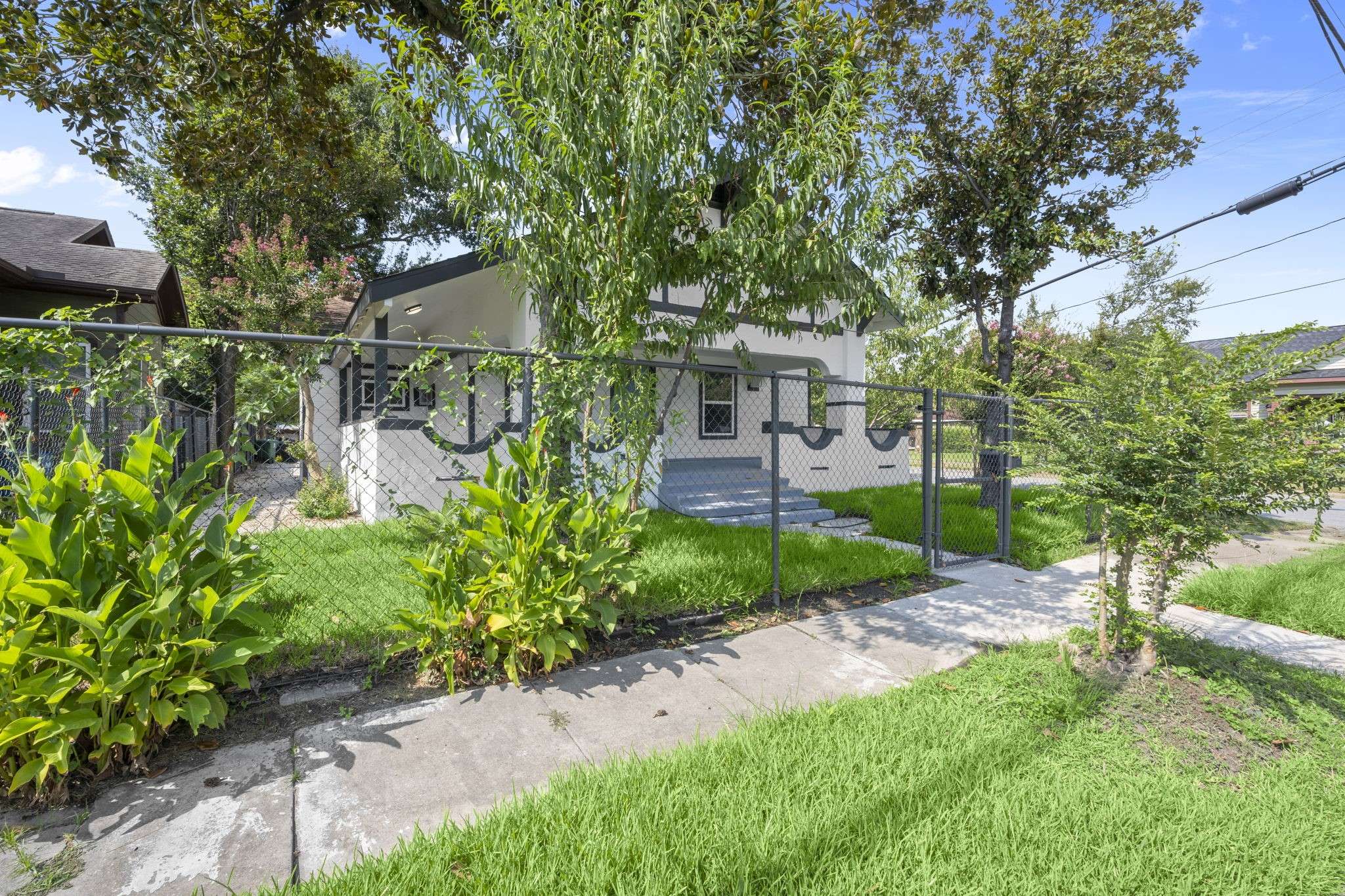 Houston, TX 77023,4902 Mckinney