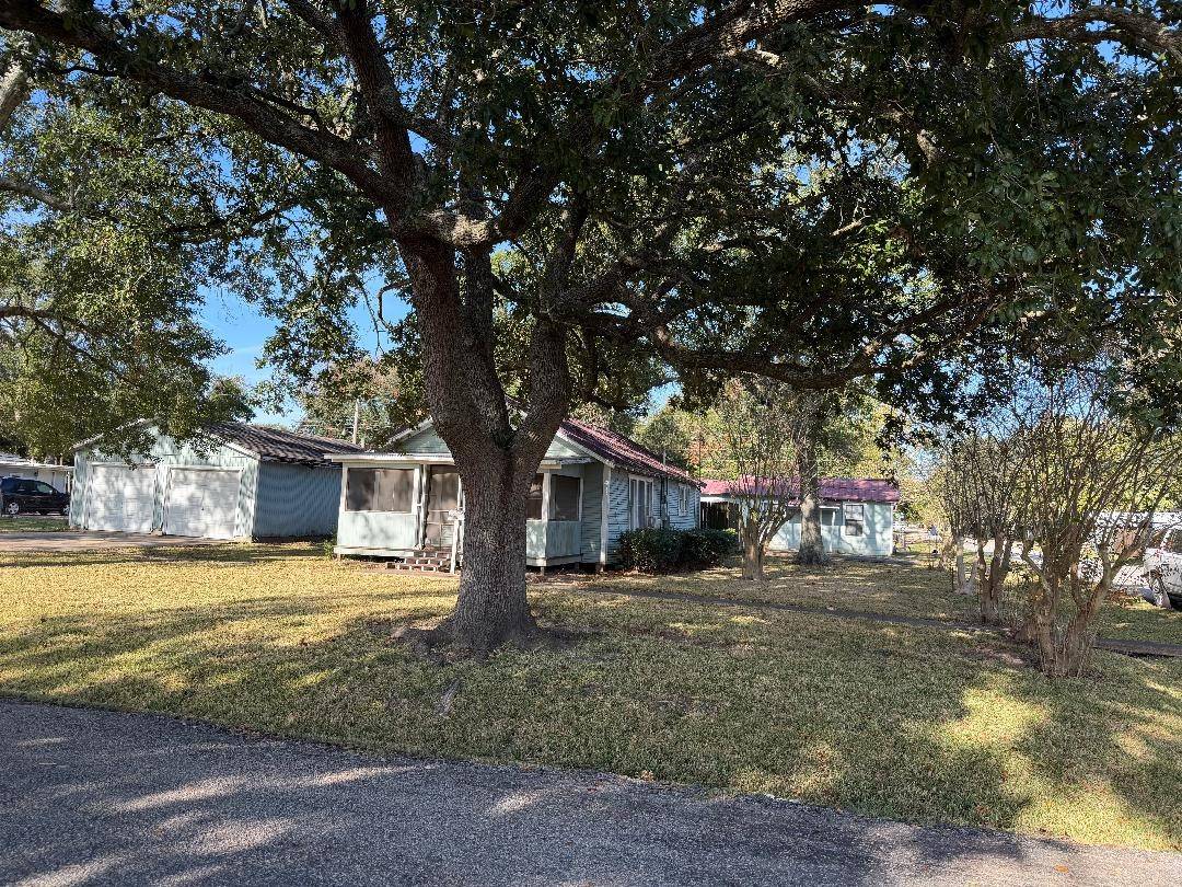 Port Neches, TX 77651,2602 15th ST
