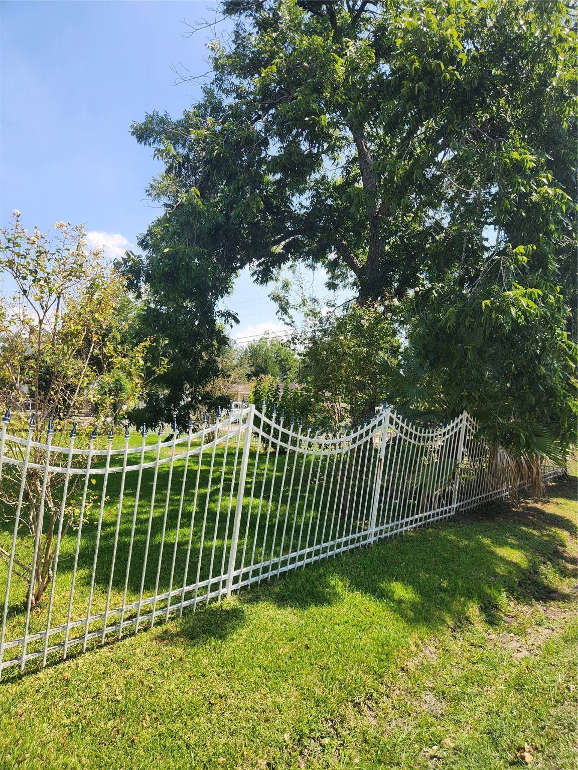 Houston, TX 77022,806 E 38th ST