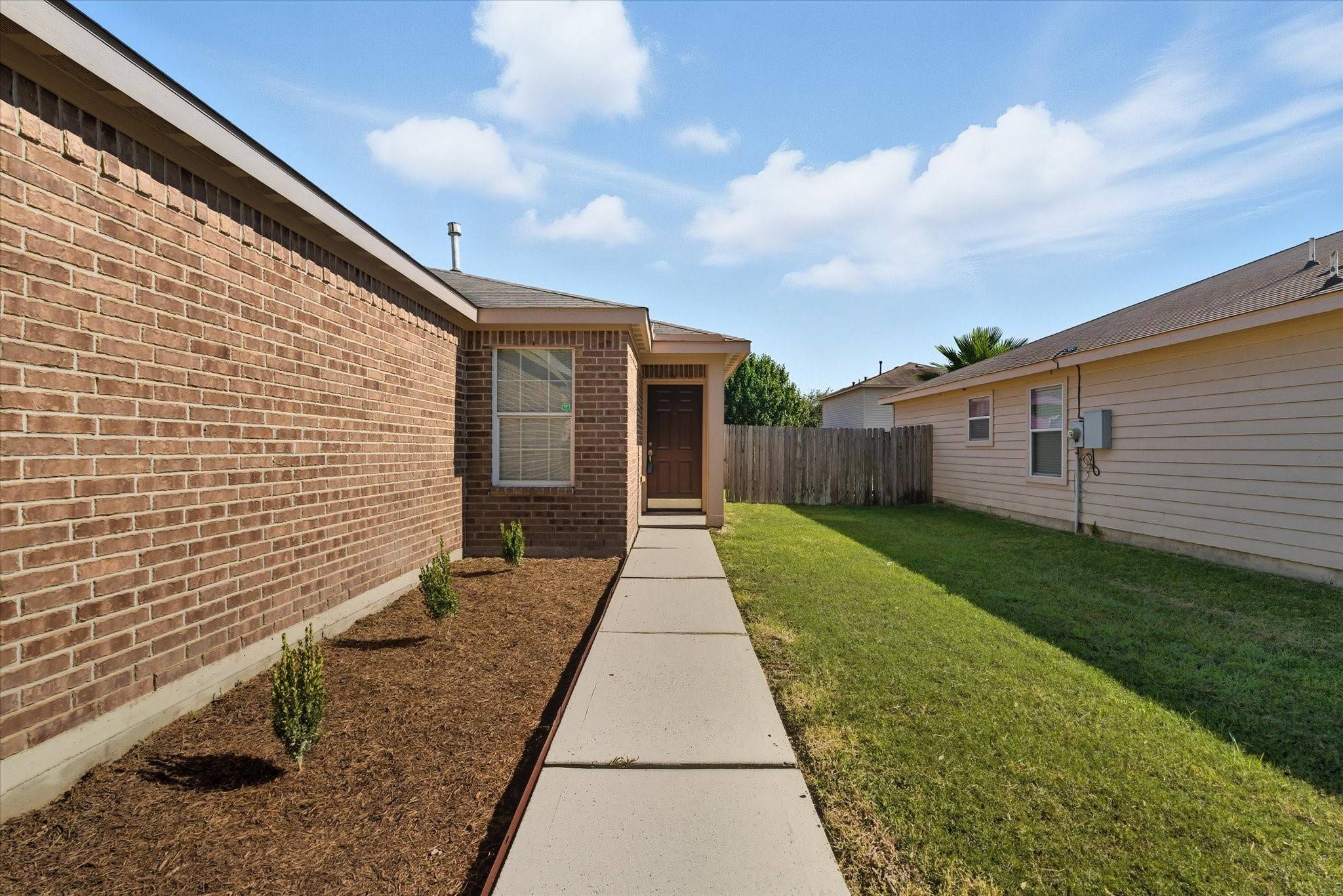 Baytown, TX 77521,910 Paradise RD