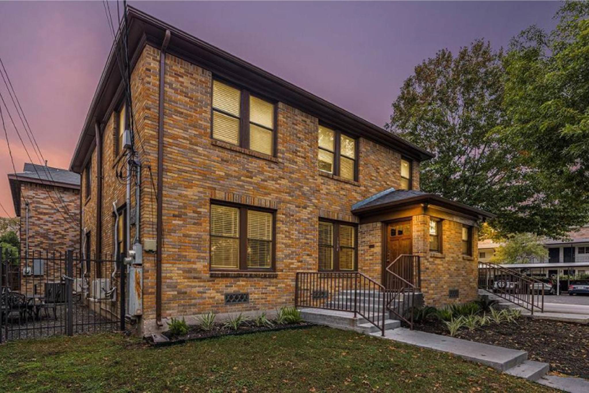 Houston, TX 77019,1902 Elmen ST