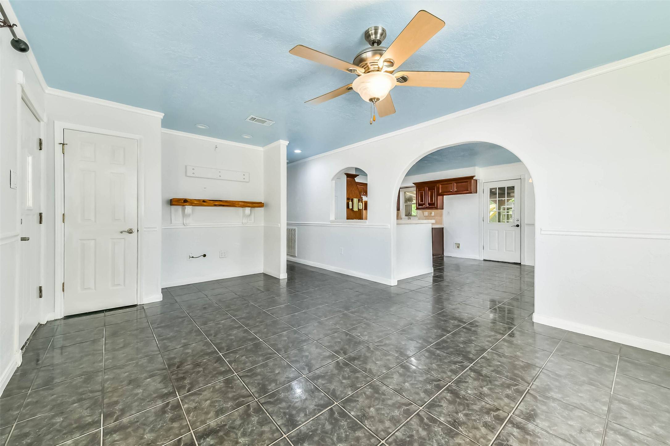 La Marque, TX 77568,920 Maple ST