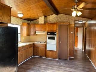 Whitney, TX 76692,915 E Dee ST