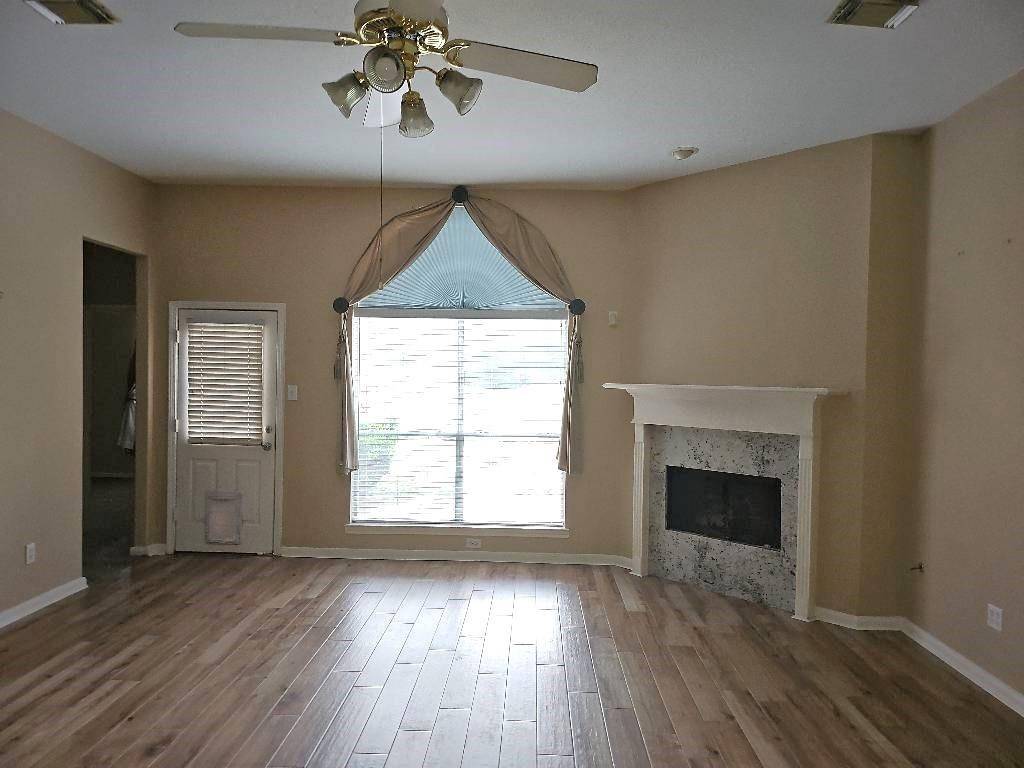 Pearland, TX 77584,1103 E Hampton DR