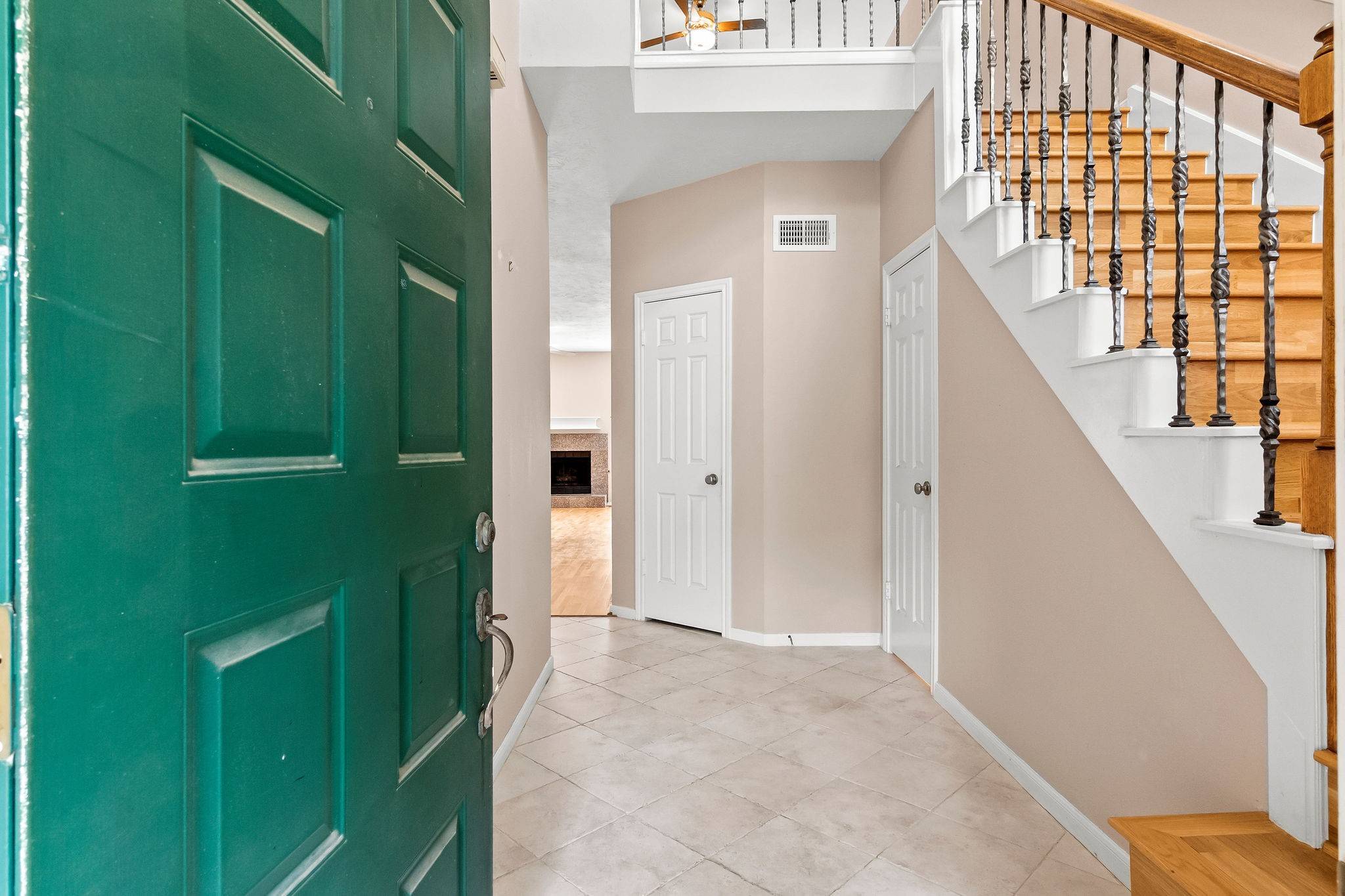 Houston, TX 77069,5515 Strack RD #122