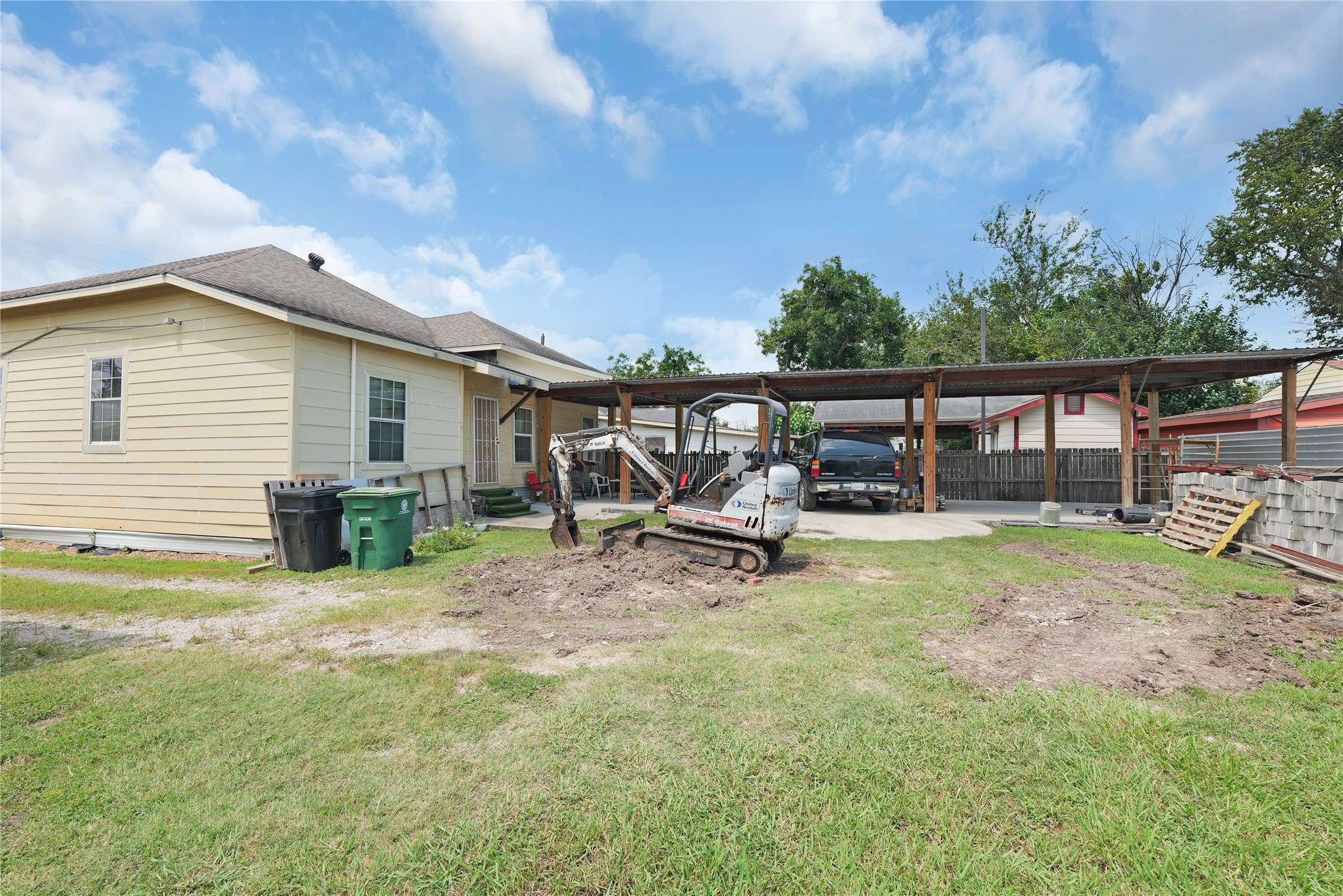 Houston, TX 77012,7525 Canal ST