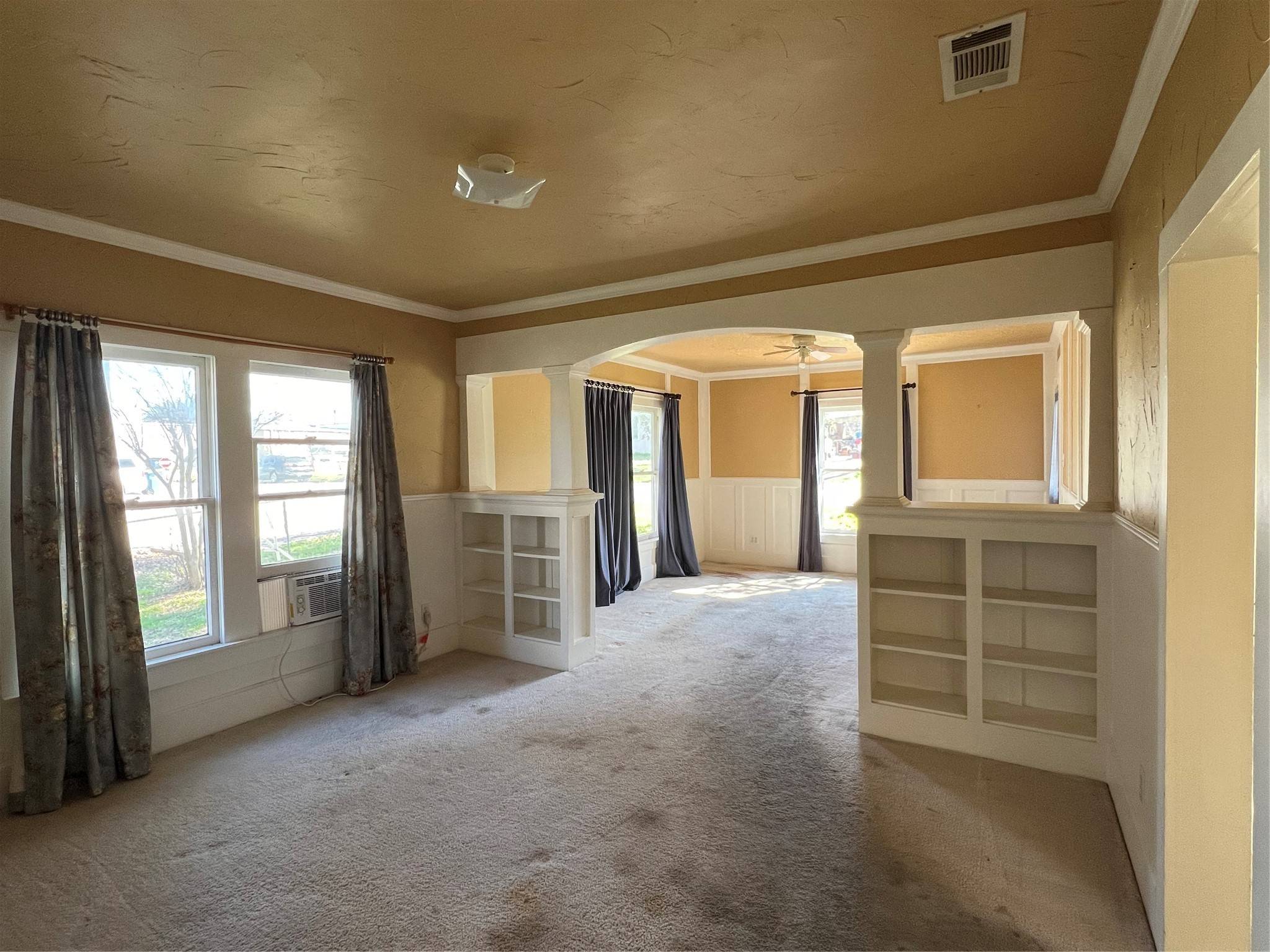 Bellville, TX 77418,220 S Tesch ST